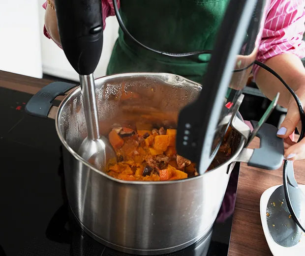 Herbstliche Marmeladen Rezepte zum Nachmachen. Zubereitung Schritt 3 Kürbis-Feigen-Honig Marmelade.
