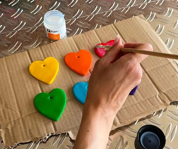 DIY Anleitung bunte Gartendeko selber machen. Anleitungsschritt 3.