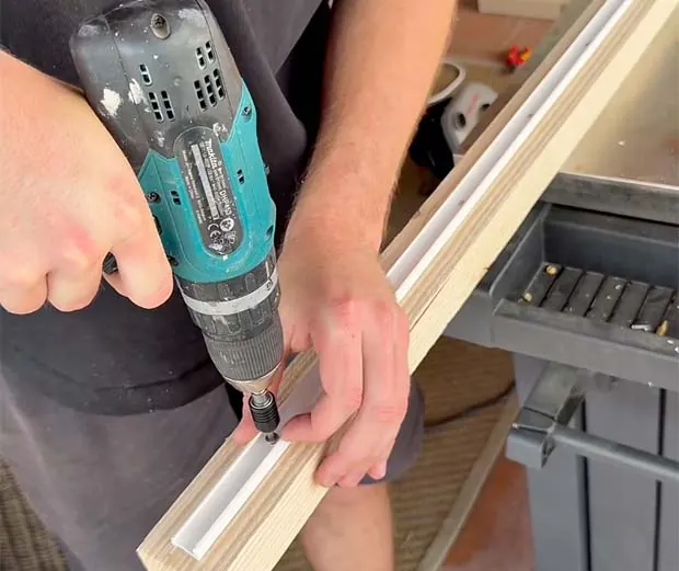 DIY Anleitung Anzeigetafel selber bauen. Anleitungsschritt 4.