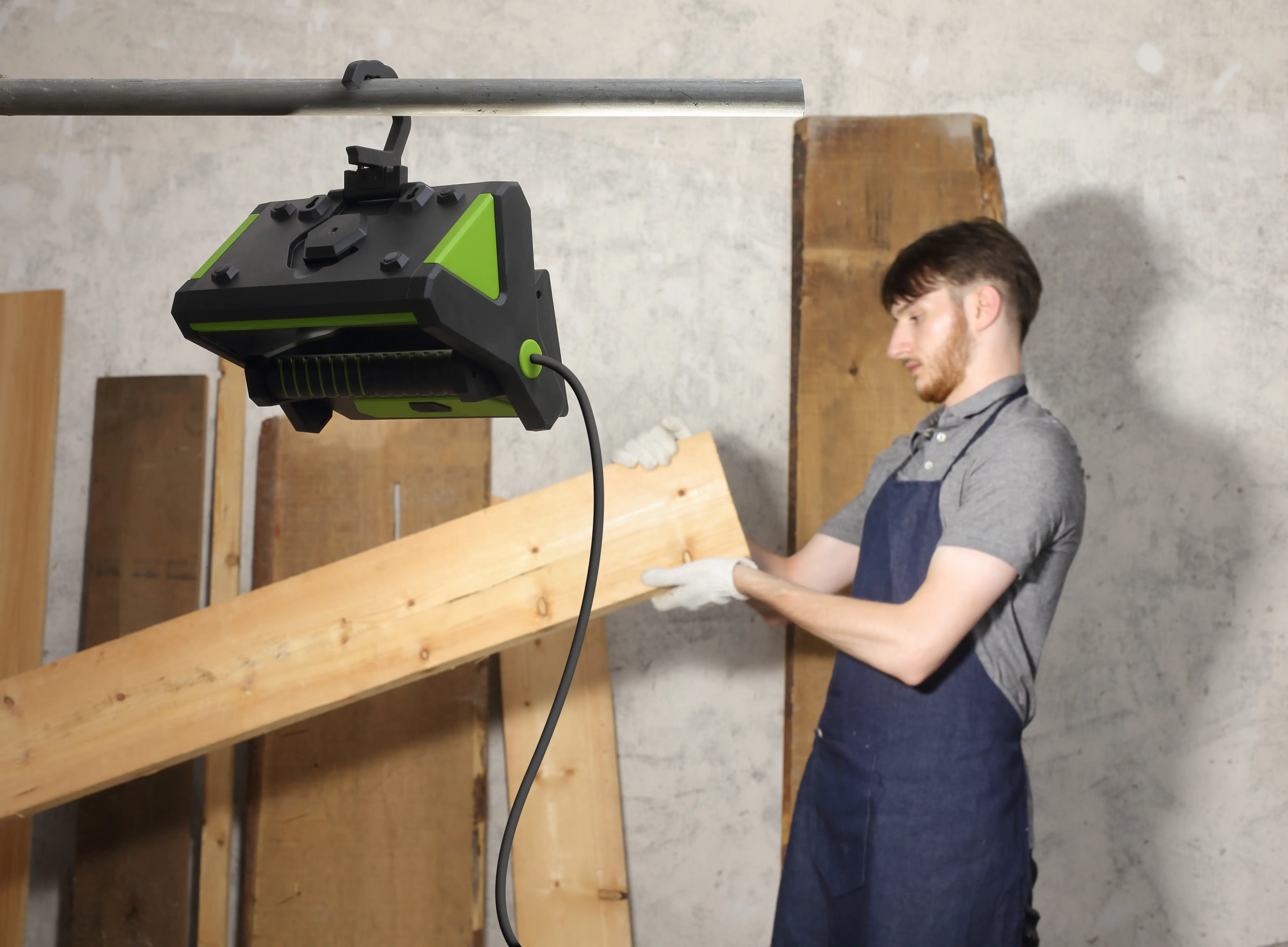 REV LED Arbeitsleuchte Y-Light 30 W grün schwarz, 300° Rotation möglich
