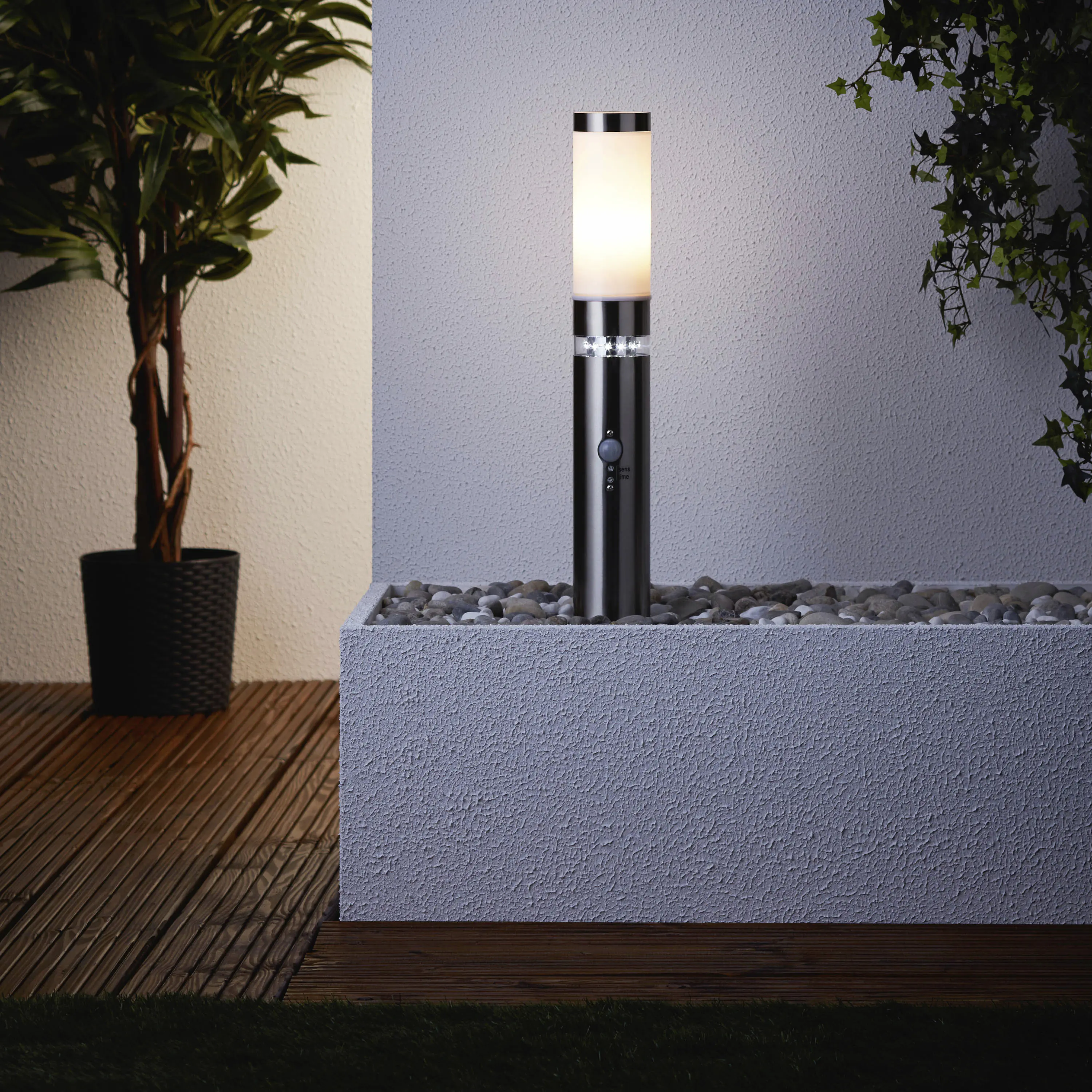 Brilliant Sockelleuchte Bole edelstahl 50 cm mit Bewegungsmelder E27 60 W