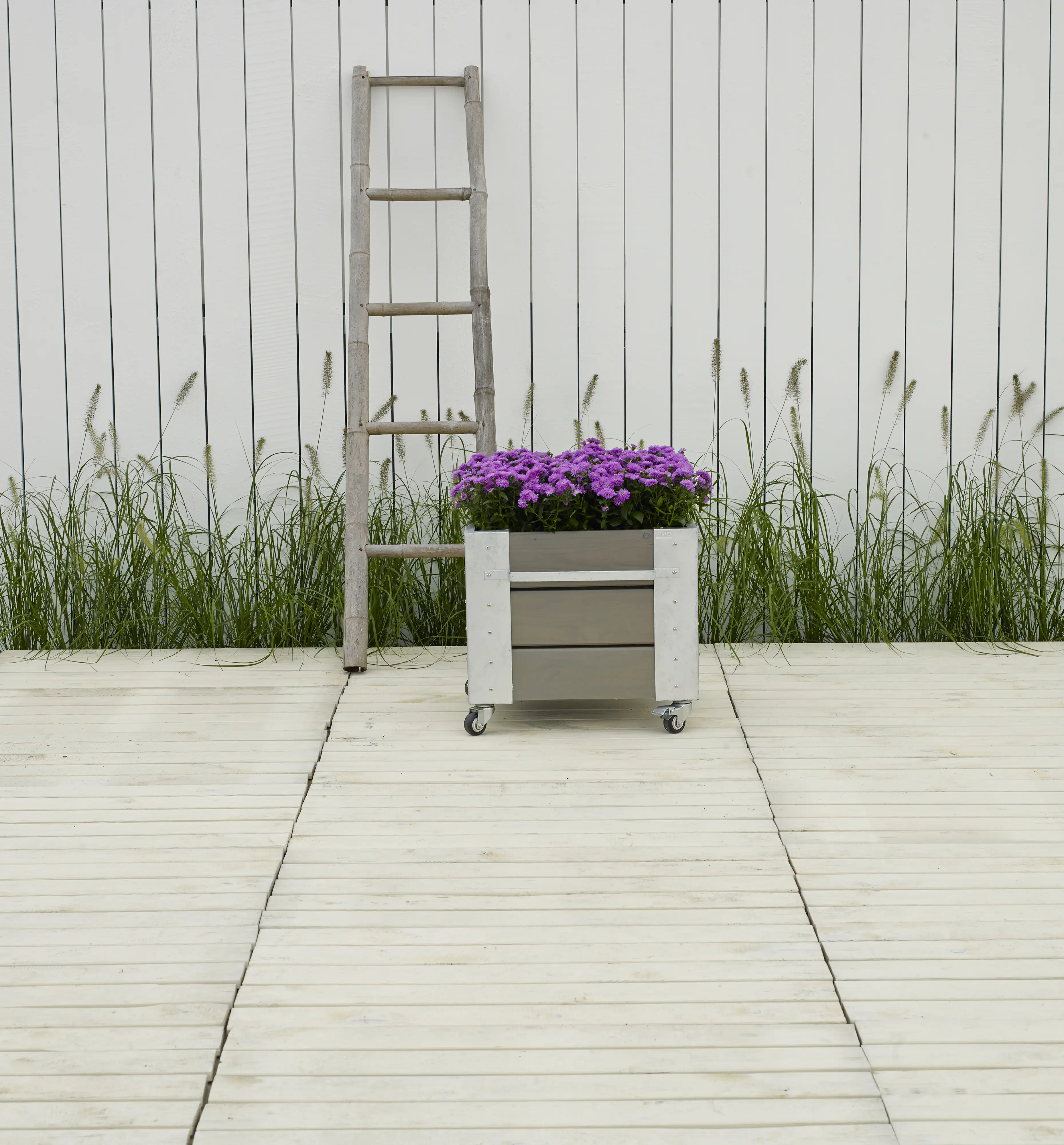 Plus Blumenkasten Cubic 47 x 50 x 47 cm graubraun mit Räder