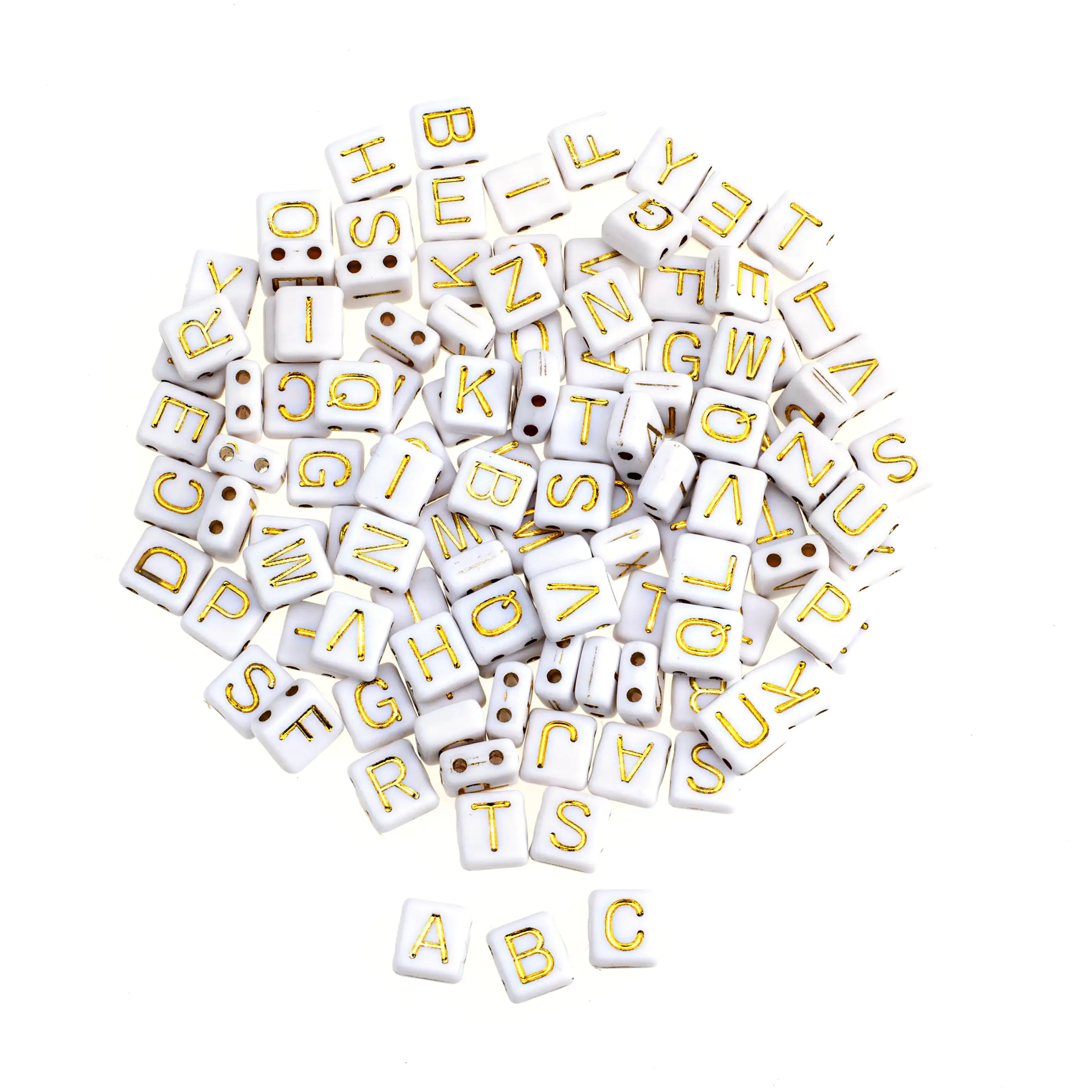 Kunststoffwürfel mit Loch Alphabet weiss/gold 110St