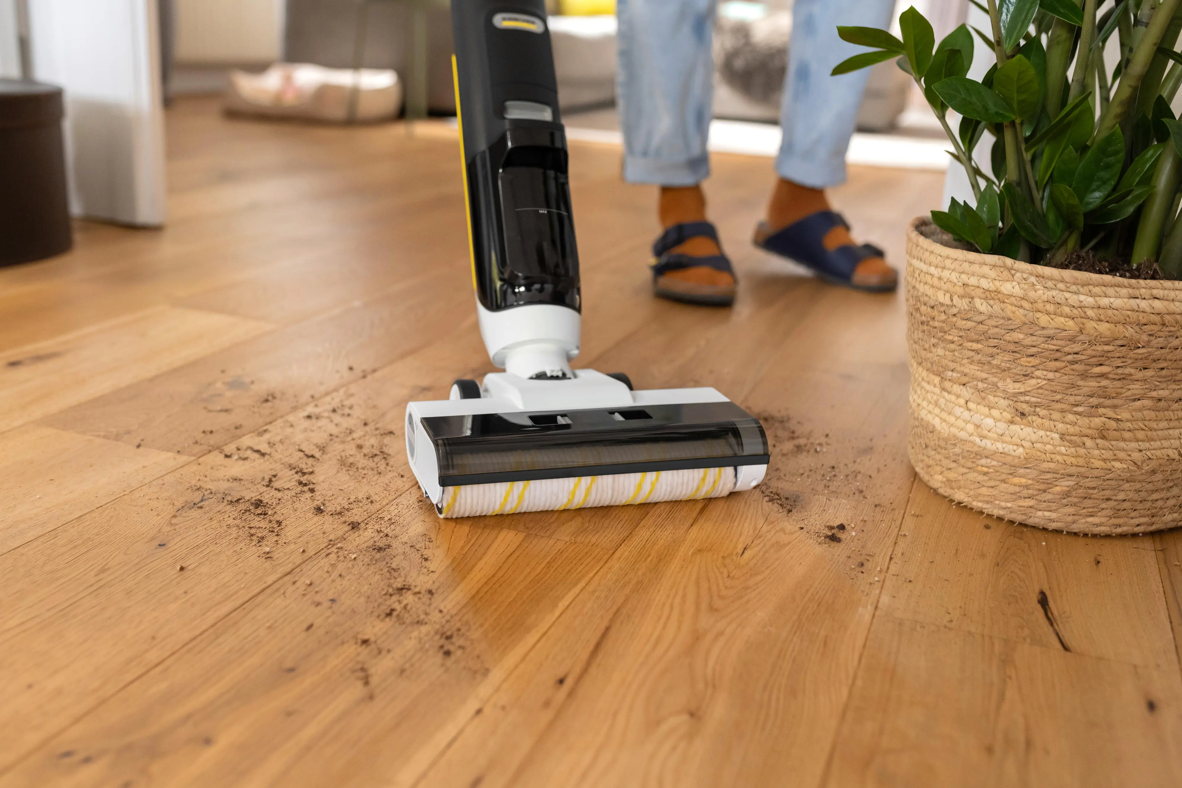 Kärcher Saugwischer FCV 3 mit Xtra!Clean 3in1 Saugen, Wischen, Trocknen