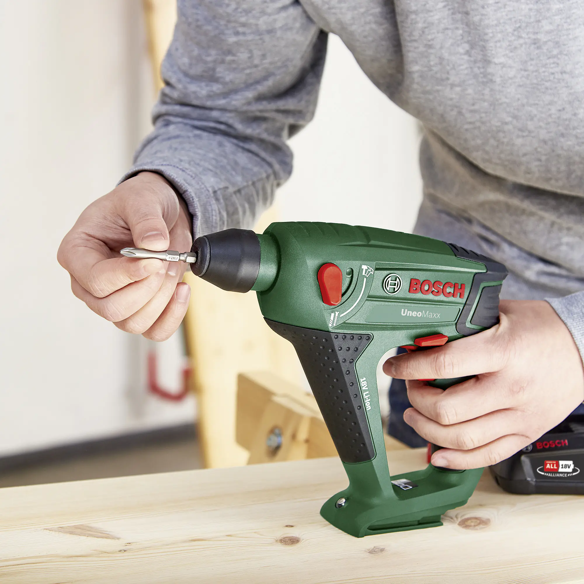 Bosch Akku-Bohrhammer UNEO Maxx 18 V 2.5 Ah Solo