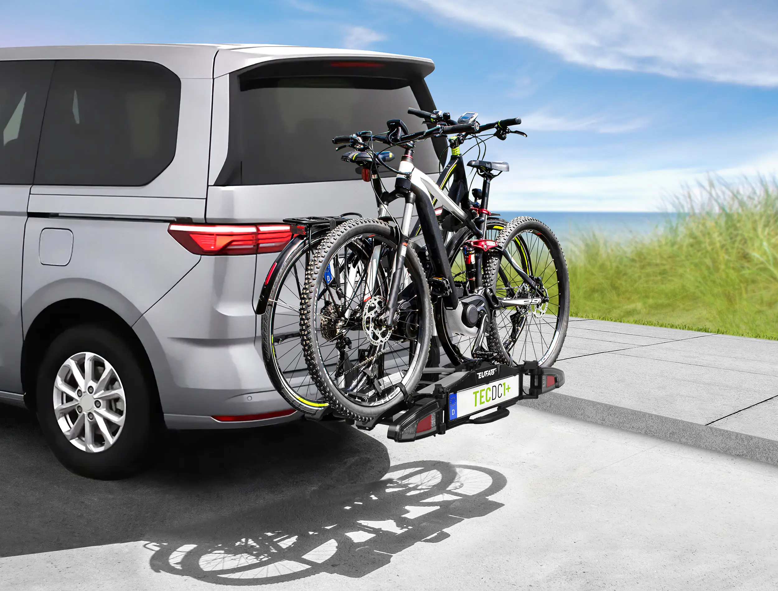 EUFAB Fahrradträger TECDC1+ LED für 2 Fahrräder und große Heckklappen komplett vormontiert