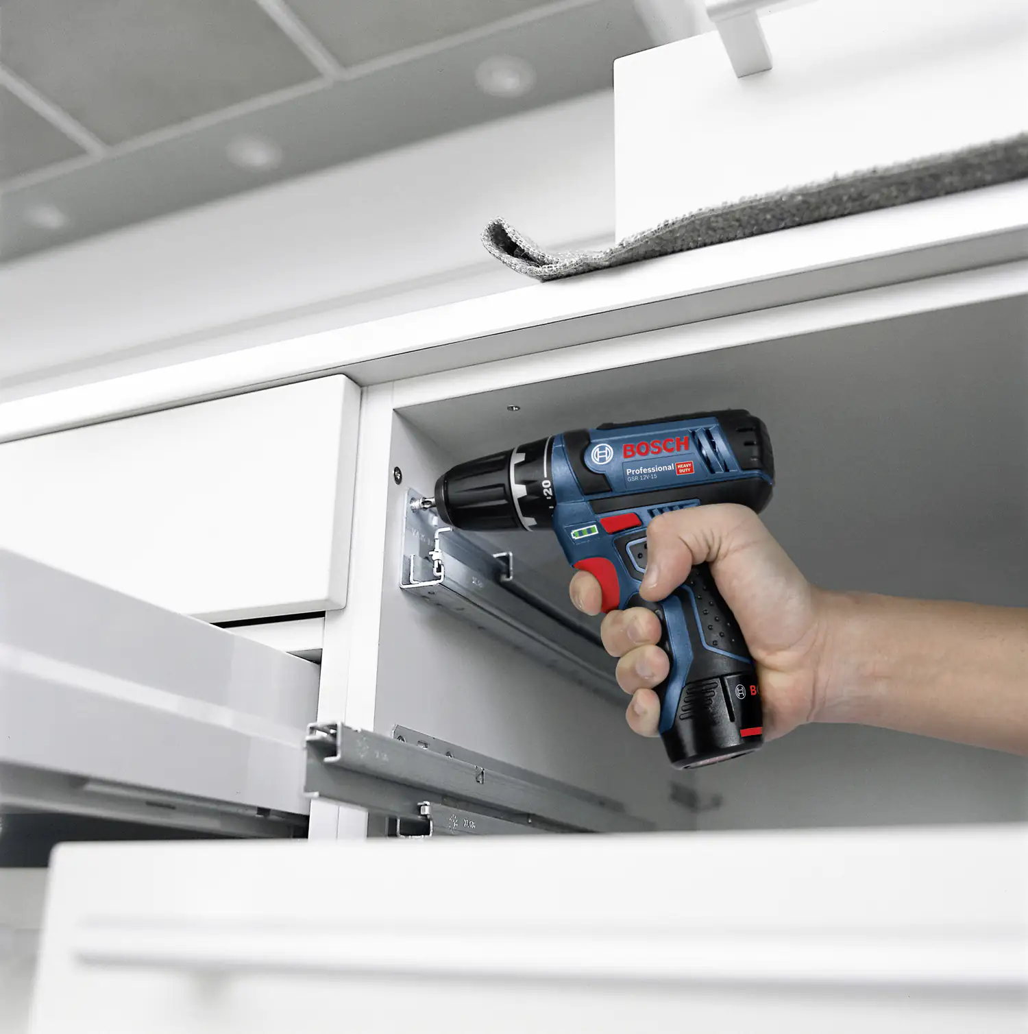 Bosch Professional Akku-Bohrschrauber GSR 12V-15 inkl. Akkus & Ladegerät