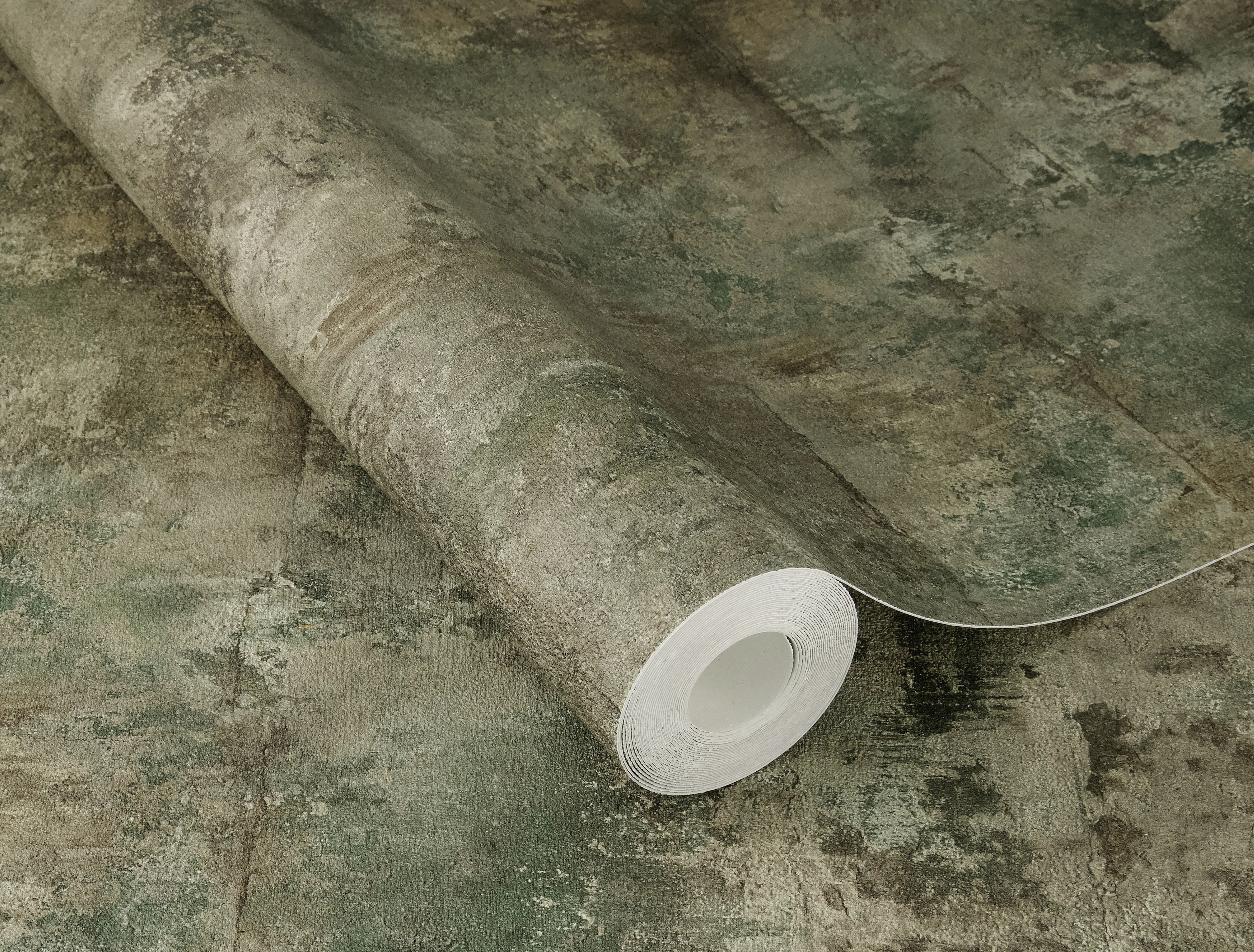 Tesa x Rasch selbstklebende Vliestapete Atlas Betonoptik braun grün 6 x 0,53 m