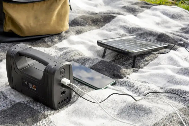 Technaxx Solar Powerstation Set TX-199 3 Watt, 5 m Solarkabel