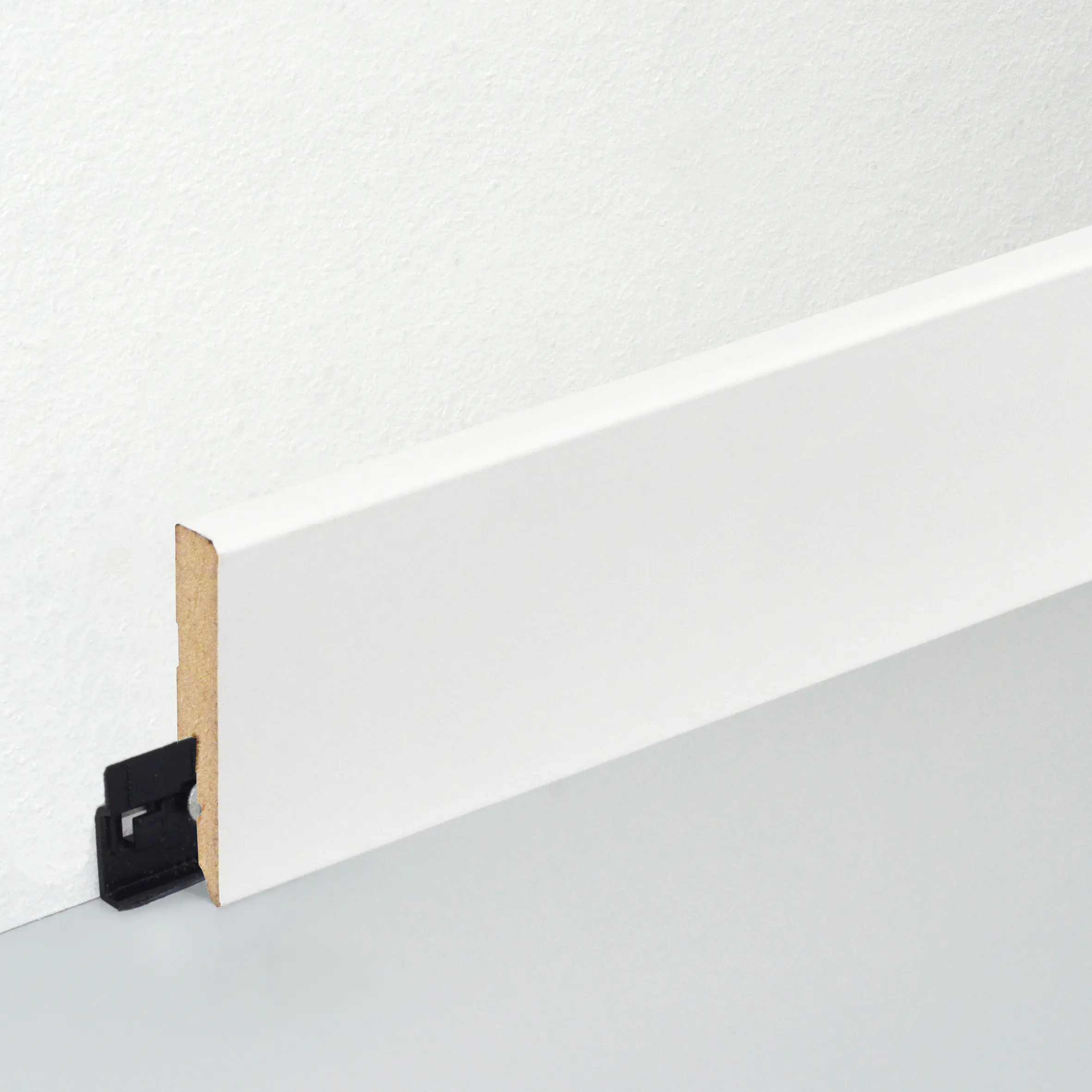 Neuhofer Fußleiste 240 cm x 58 x 12 mm weiß foliert