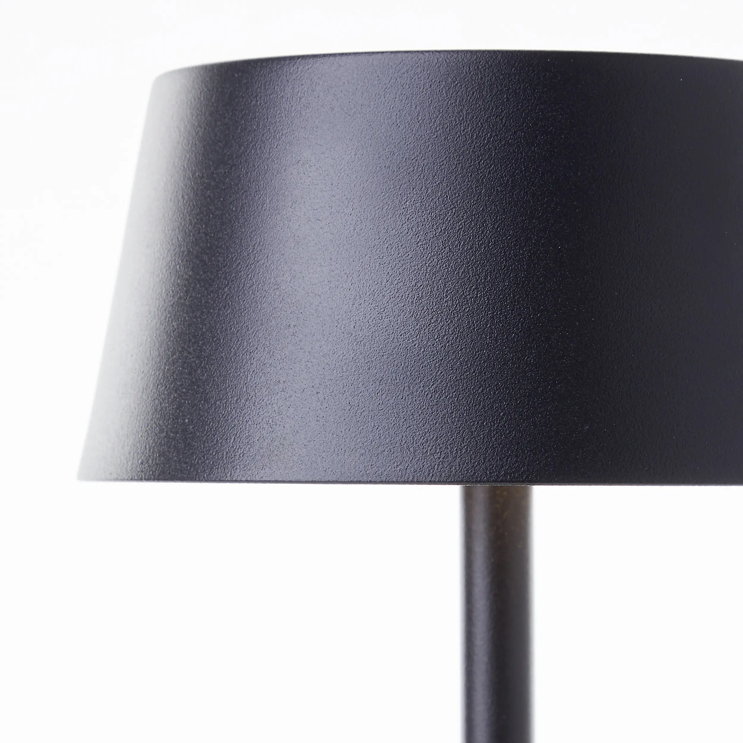 Brilliant Solartischleuchte Picco mit USB-Anschluss 4W warmweiß