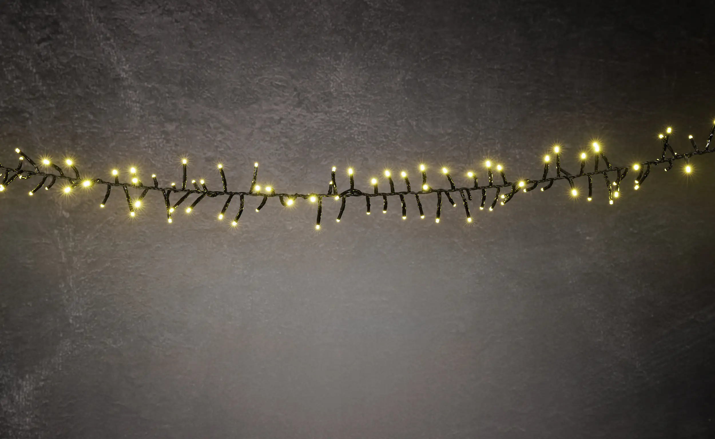 TrendLine LED-Lichterkette Cluster Außen 4,5 m warmweiß-schwarz mit Timer, Dimmer