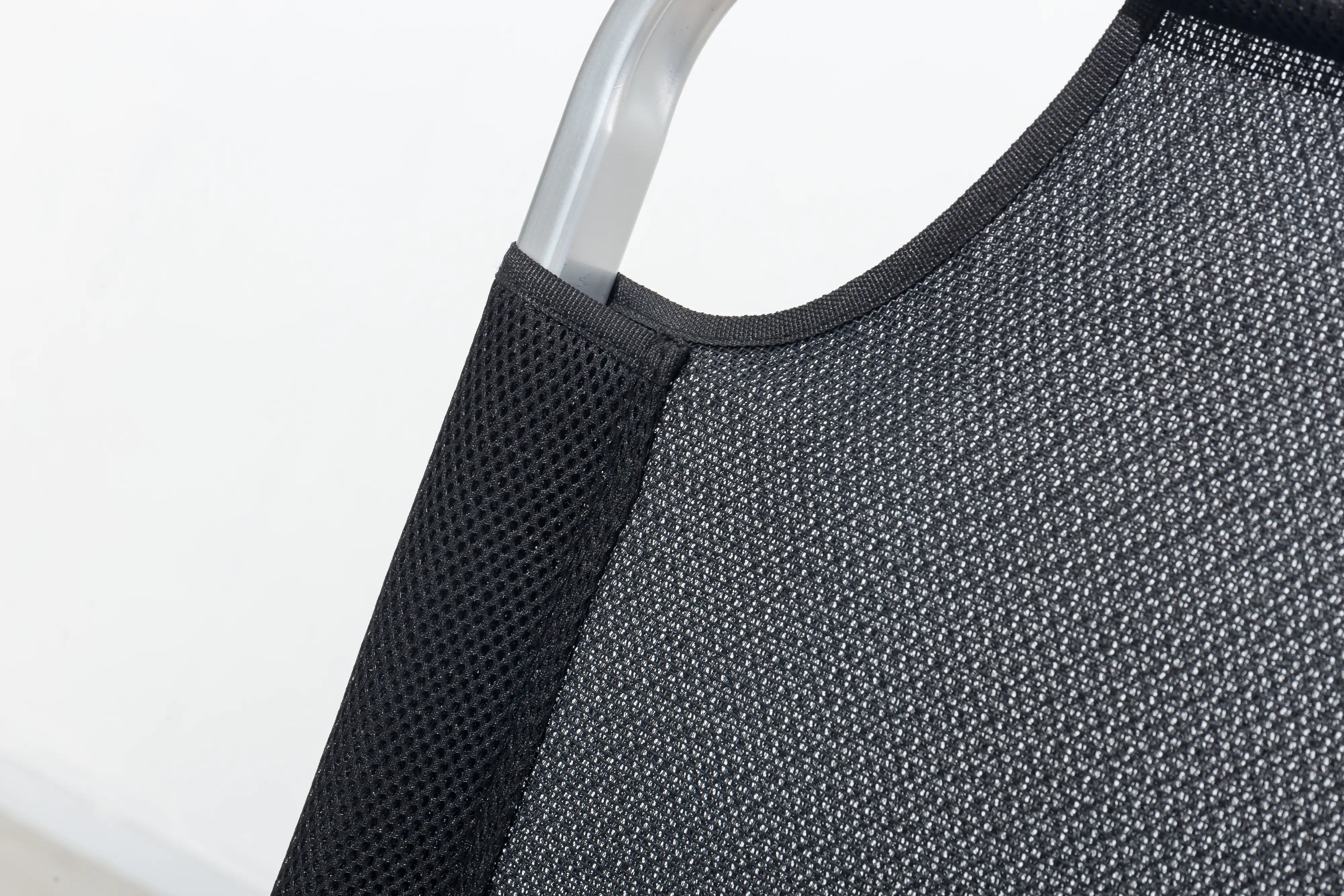 TrendLine Alu-Dreibeinliege De Luxe XL Textilenbespannung, schwarz