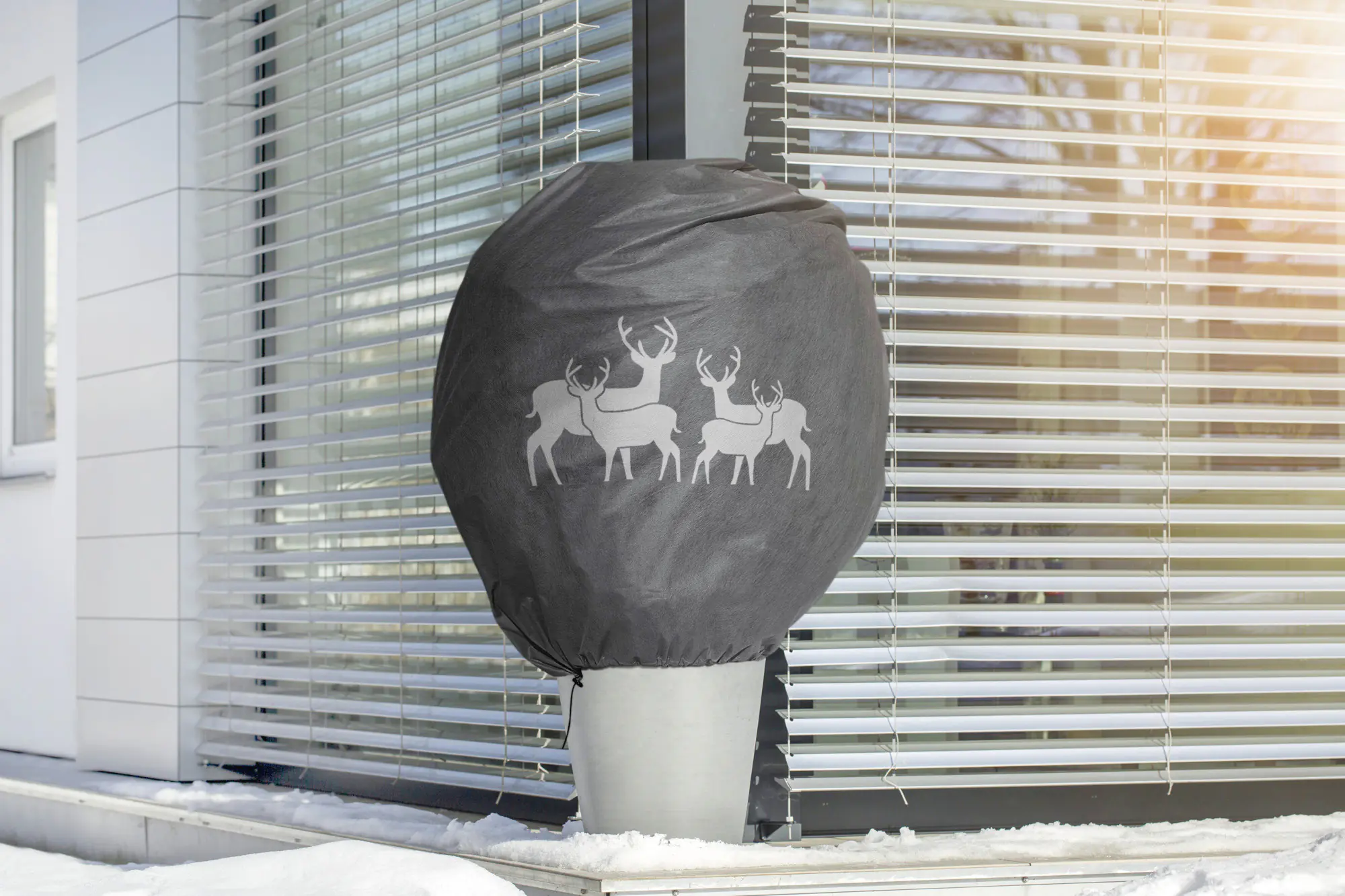 Windhager Deko-Haube Protect XL 1,1 x 1,1 m, grau mit Hirschmotiv