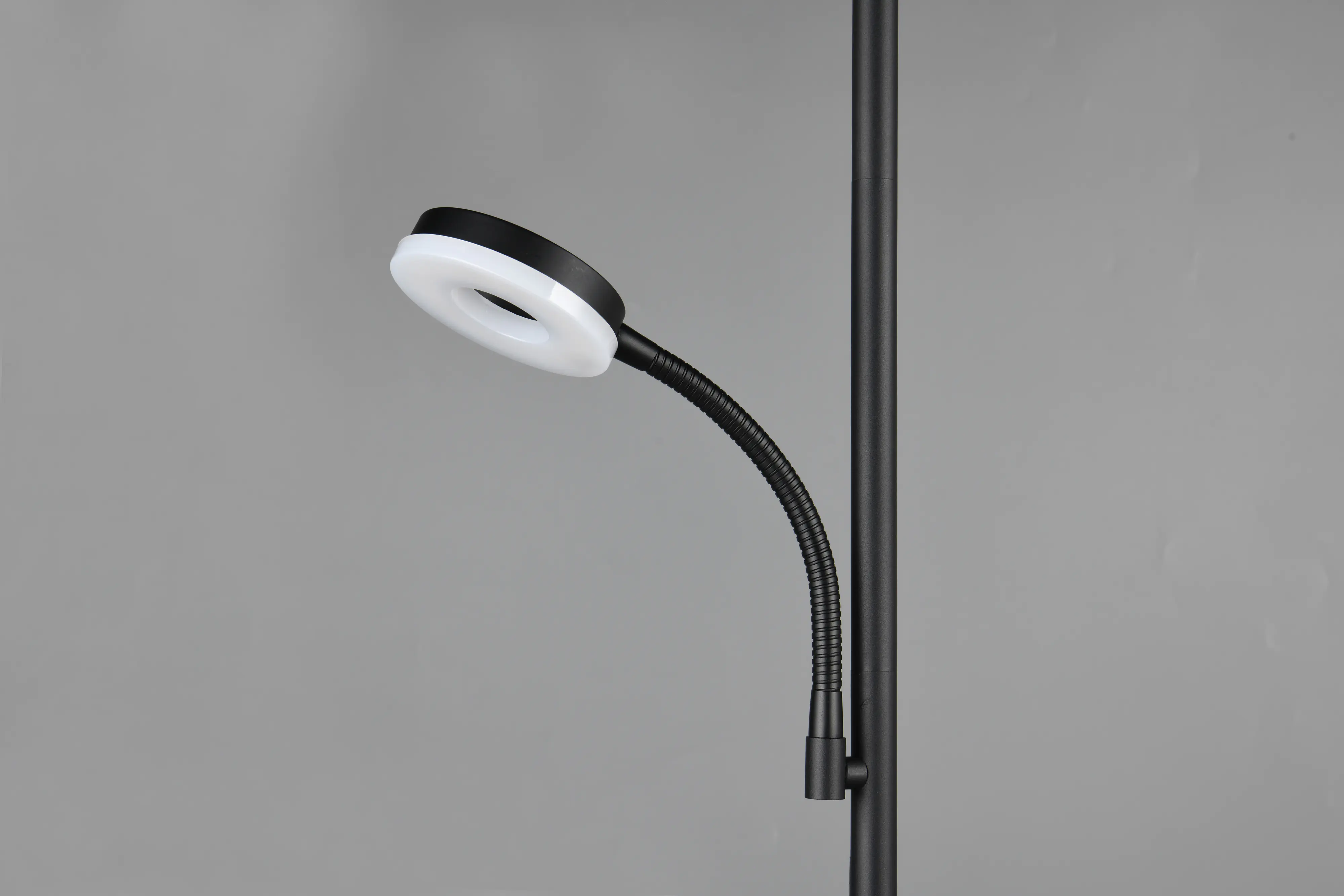 Trio LED Stehleuchte Specter 17 + 4,5 W schwarz matt