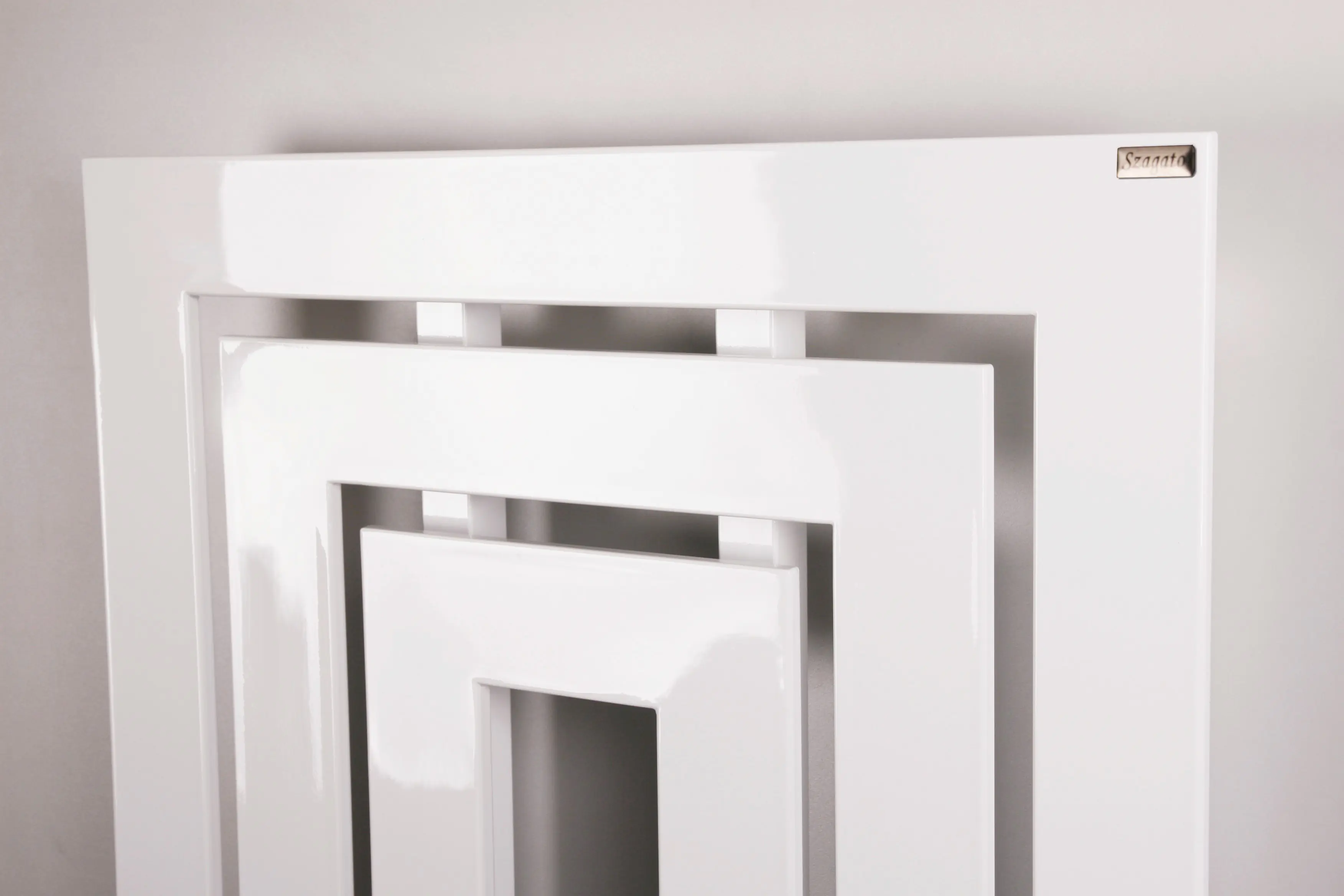 Szagato Badheizkörper Insight 80 x 60 weiß 612 Watt