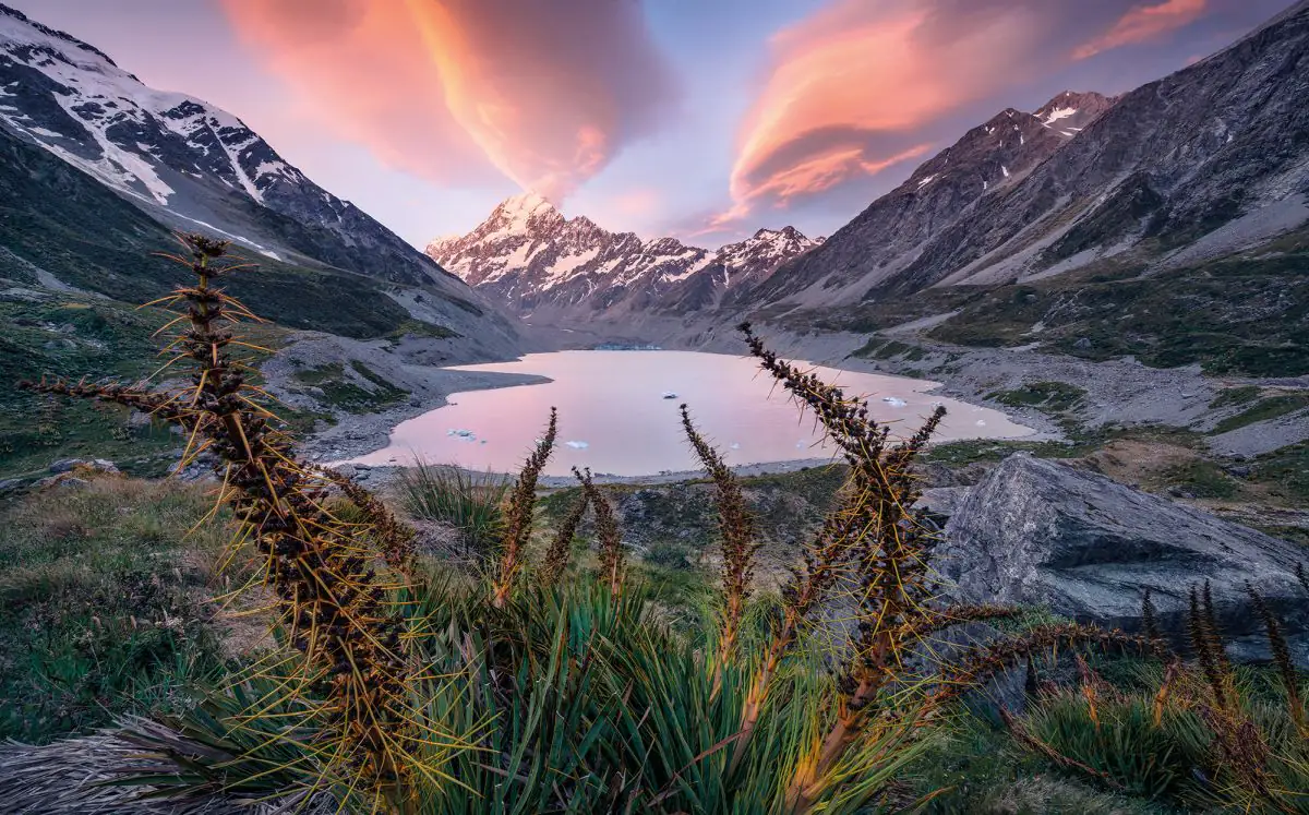 Komar Vlies Fototapete Momentum Lord of the Mountains  450 x 280 cm 