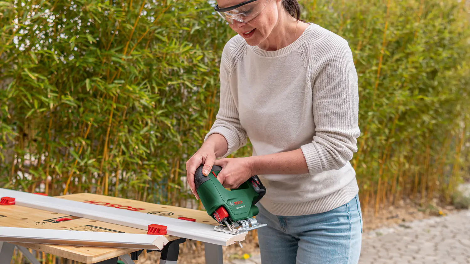 Bosch Akku-Stichsäge EasySaw 18V-70 2-Ah-Akku & Ladegerät