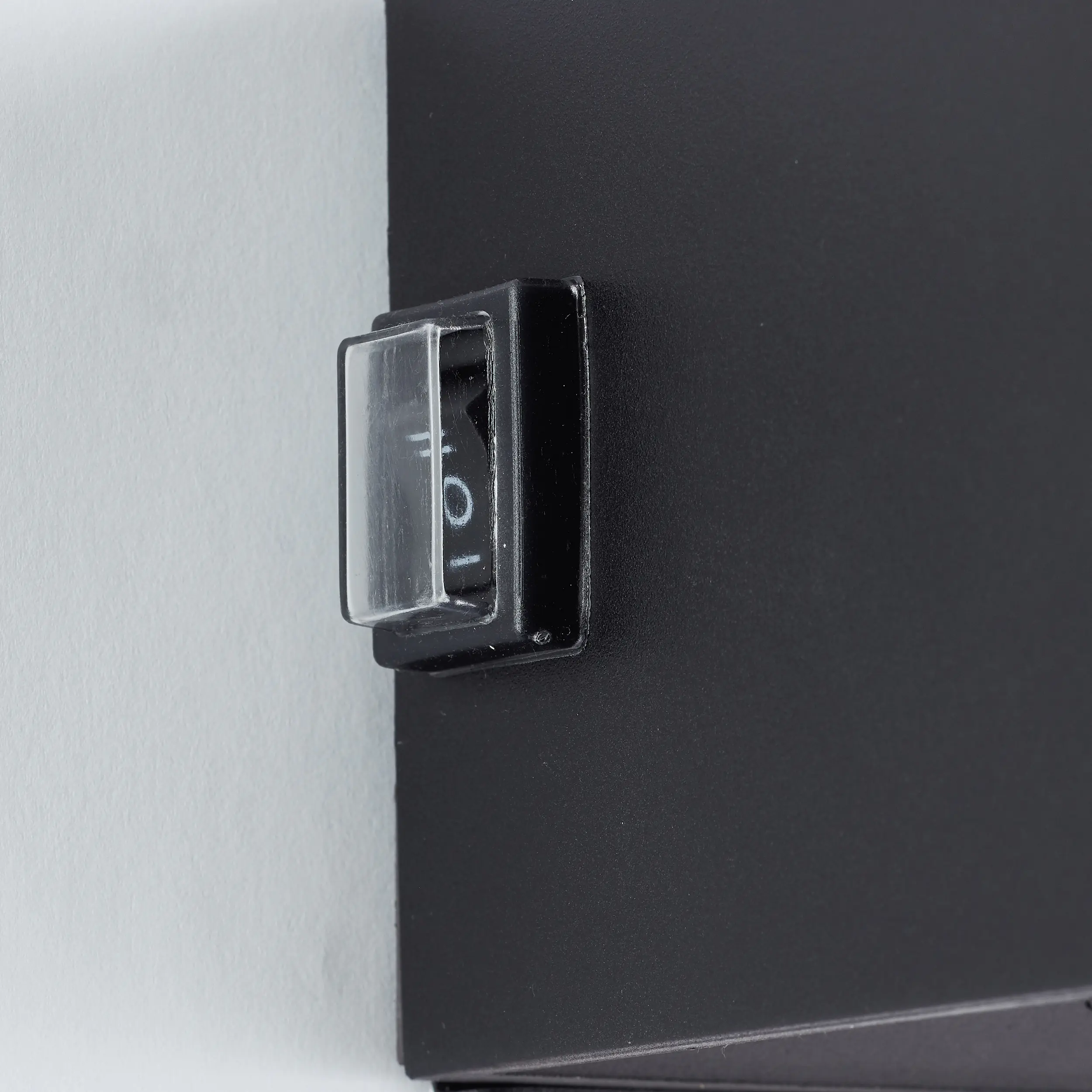 Brilliant Iseo LED Außenleuchte 4 W mit Bewegungsmelder und USB-Anschluss schwarz