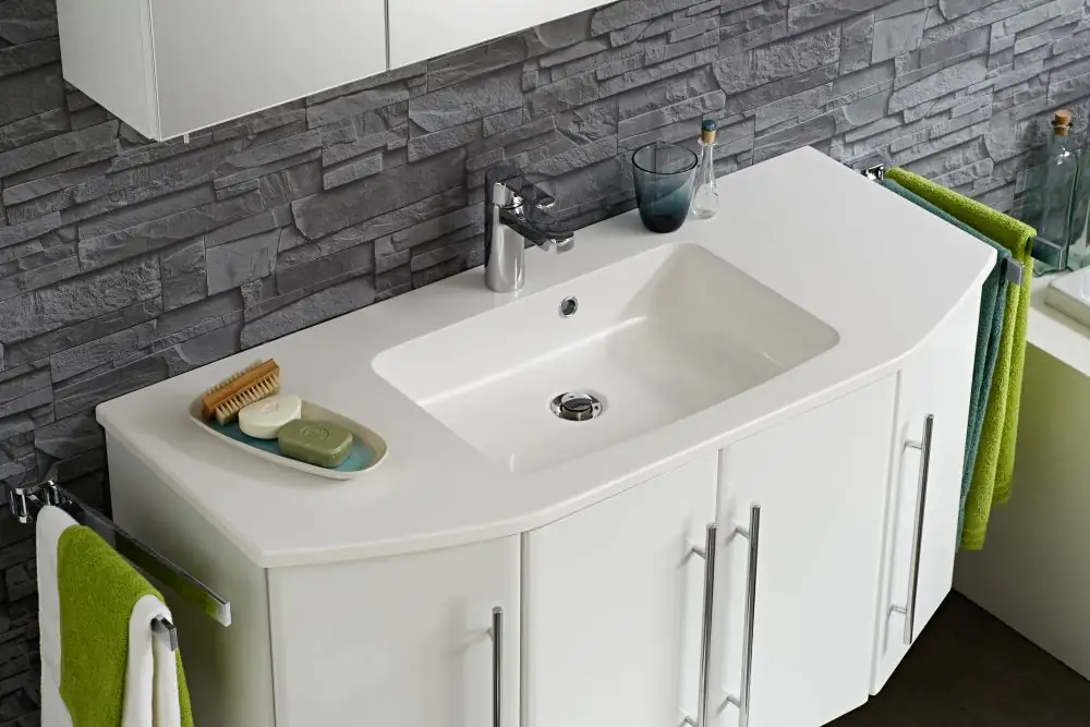Pelipal Badblock Kiel mit Mineralmarmor-Waschtisch + LED-Aufsatzleuchte 112 cm