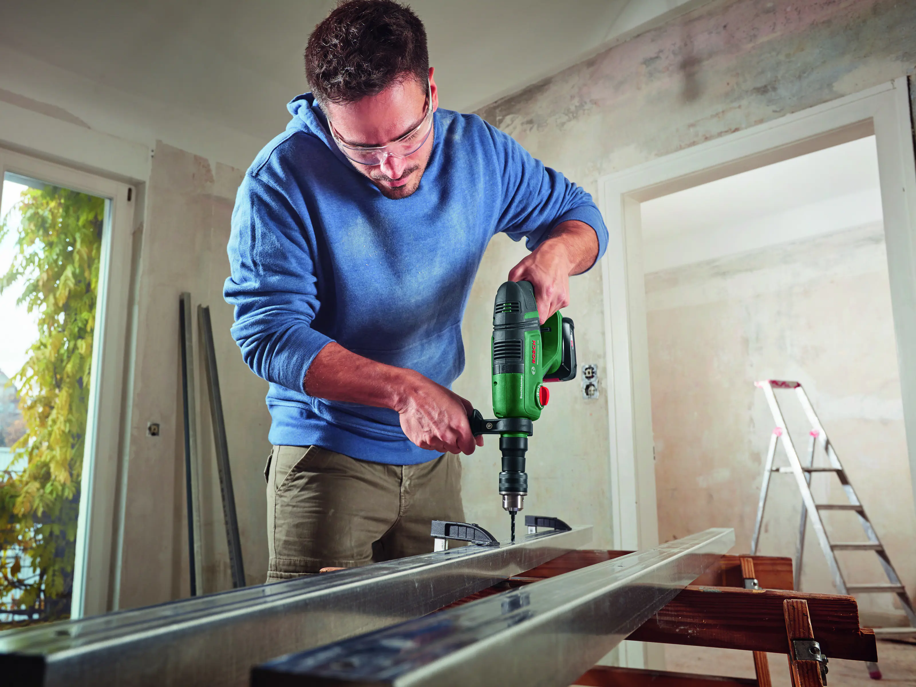 Bosch Akku-Bohrhammer UniversalHammer 18V Solo