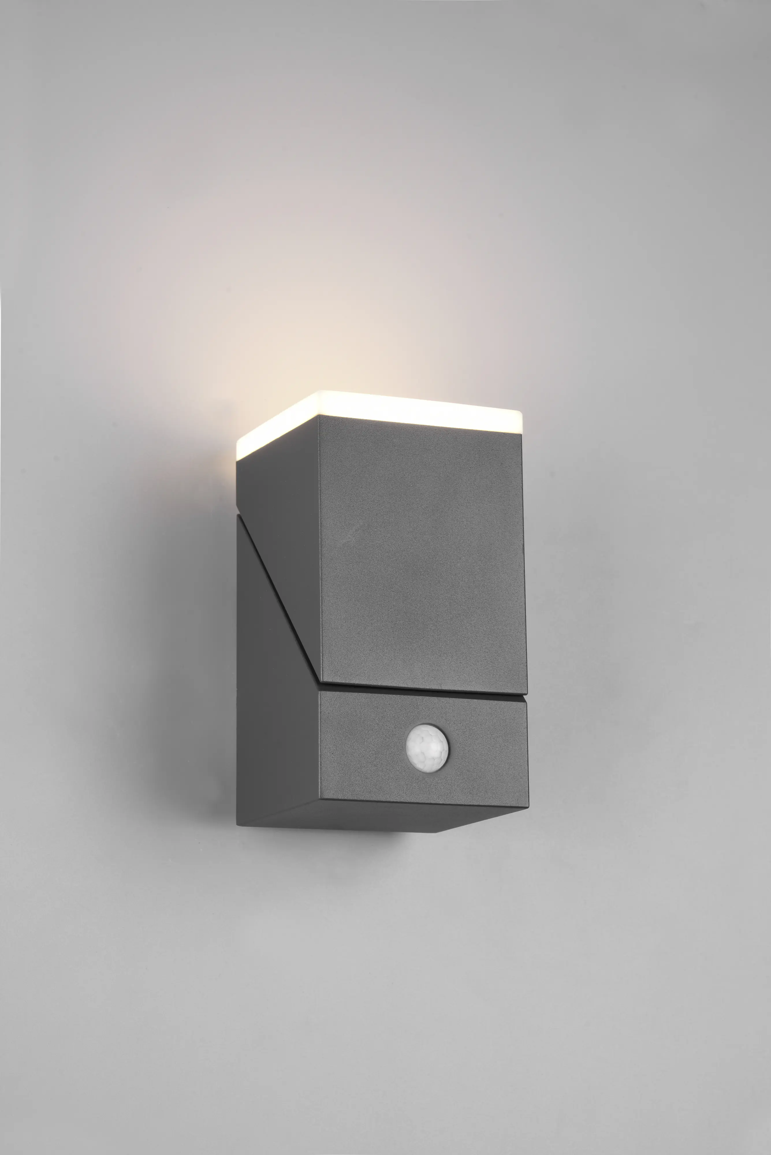 Trio LED Wandleuchte Avon innen/außen anthrazit standby 7W warmweiß