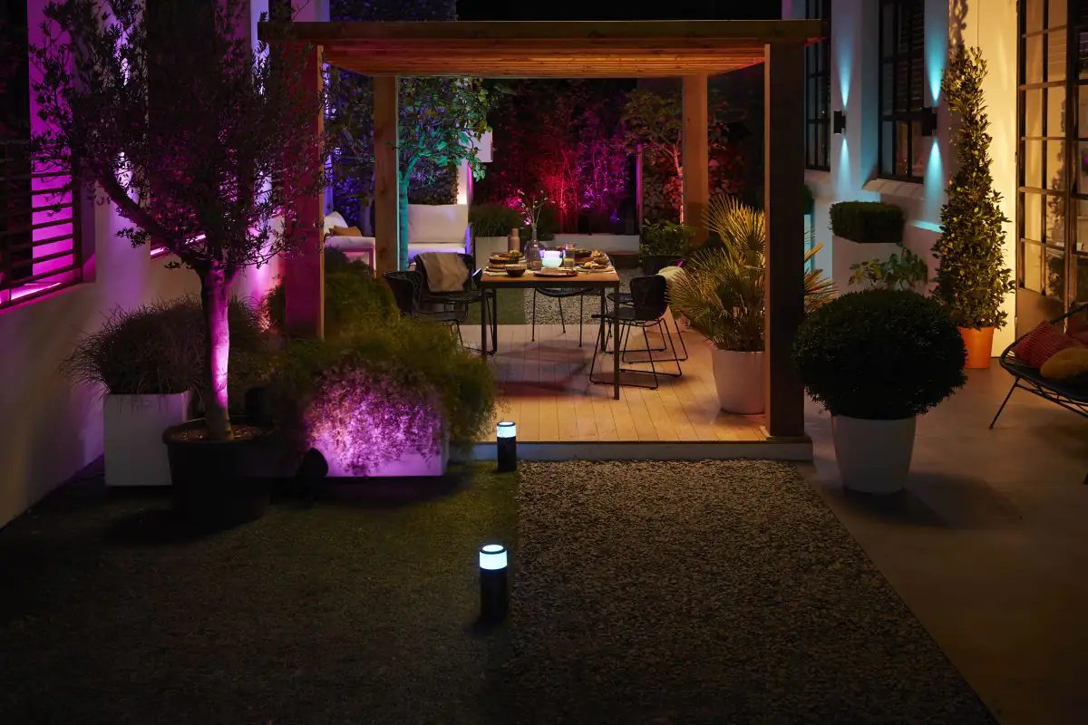 Philips Hue LED Sockelleuchte White & Color Ambiance Calla Erweiterung