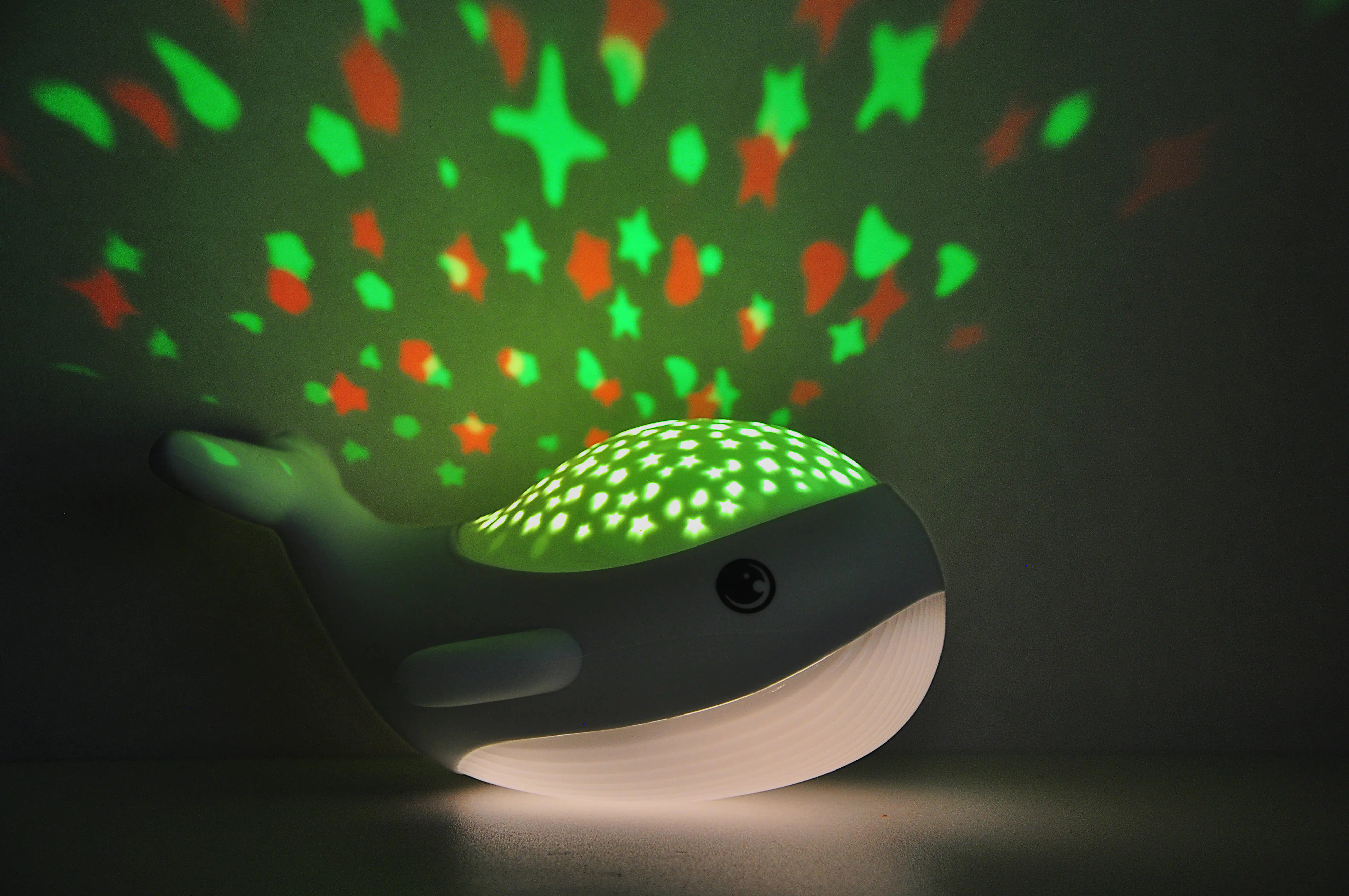 MegaLight LED Willy Whale Nachtlicht mit Sternprojektor und Akku
