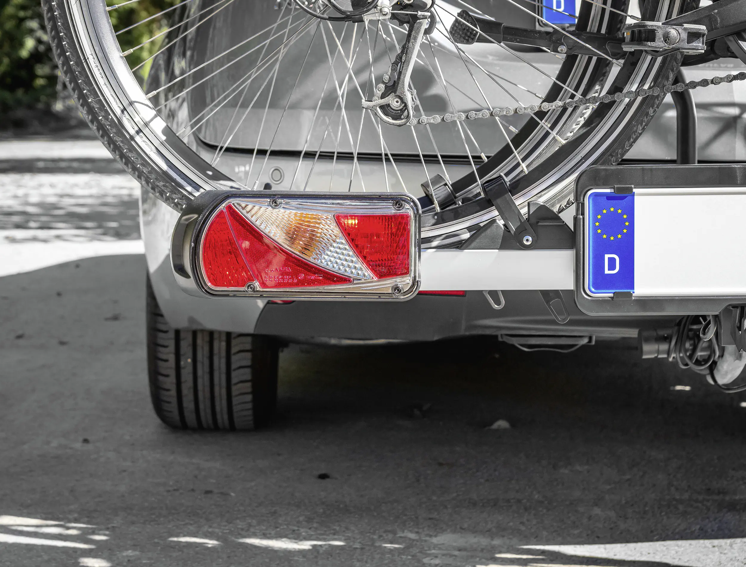 EUFAB Fahrradträger ProBC2+ für 2 Fahrräder und große Heckklappen komplett vormontiert