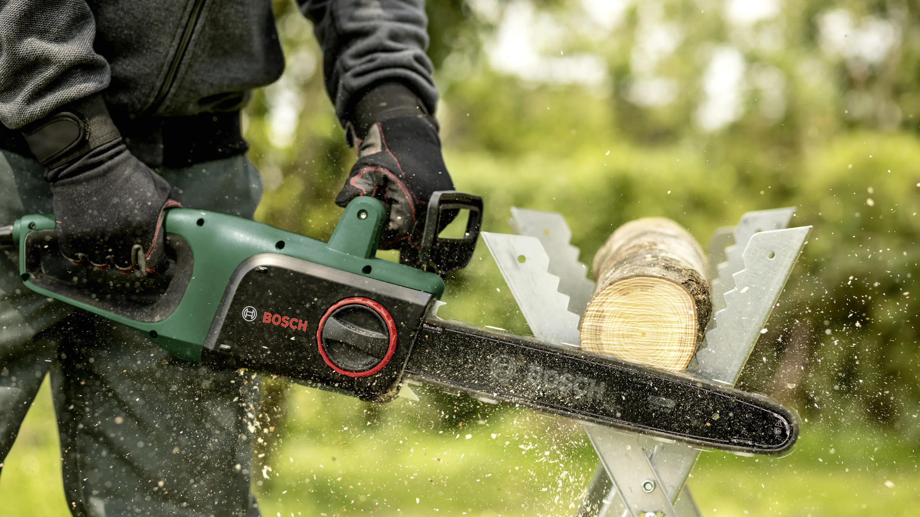 Bosch Kettensäge UniversalChain 35 1800 Watt mit 2. Kette
