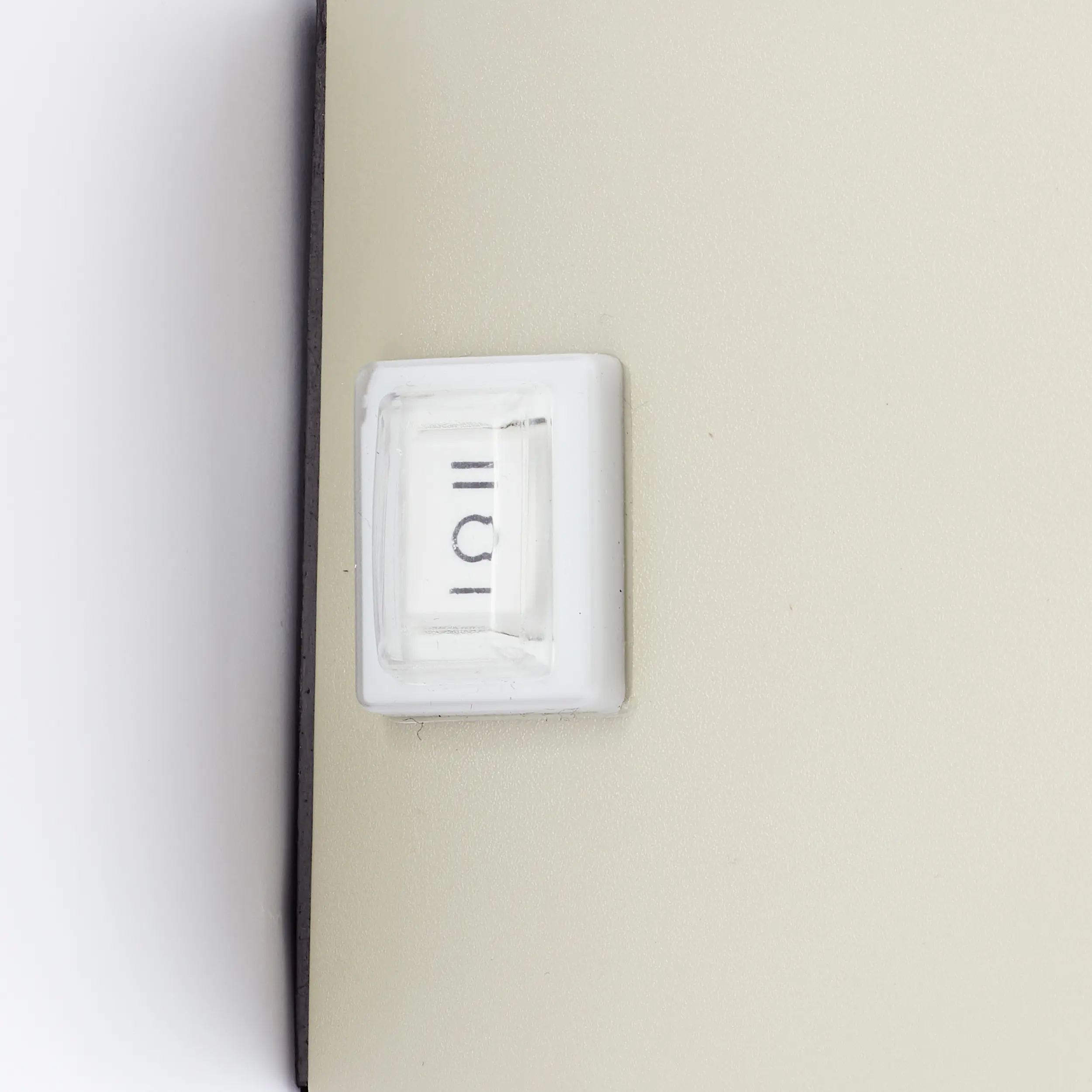 Brilliant Iseo LED Außenleuchte 4 W mit Bewegungsmelder und USB-Anschluss beige