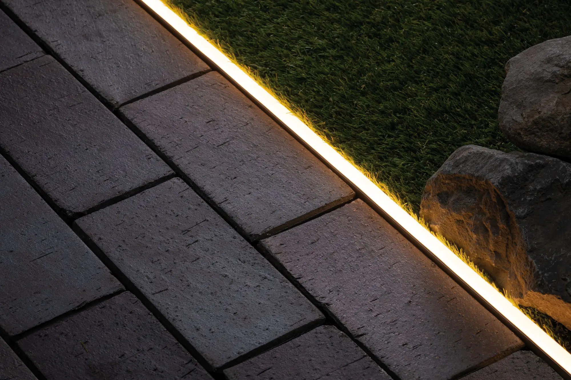 Paulmann Plug & Shine Neon LED-Stripe Profil Outdoor silber 1 m