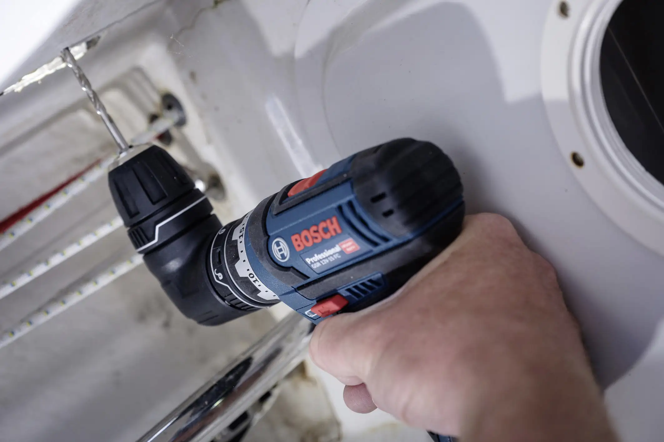 Bosch Professional Akku-Bohrschrauber GSR 12V-15 FC inkl. Akkus & Ladegerät