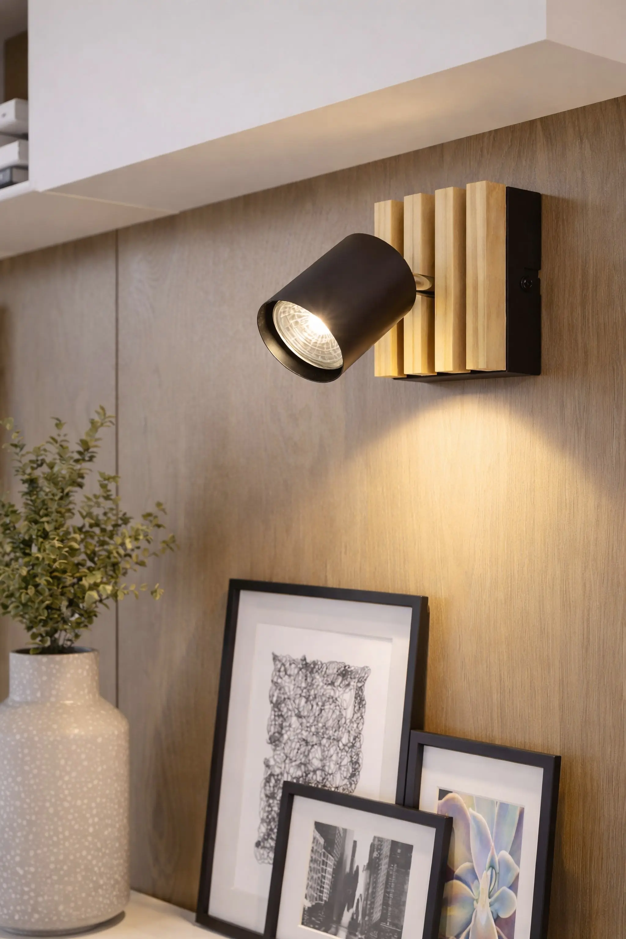 Eglo Wandspot Cembrano schwarz/holz/filz 1er GU10