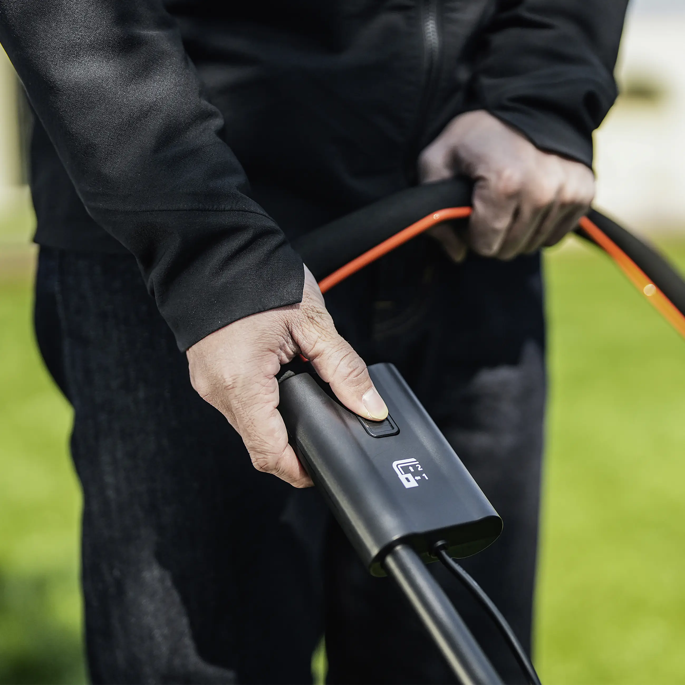 Litheli Akku-Rasenmäher U20 20V, 33cm Schnittbreite, inkl. Akku 4.0Ah und USB-C Ladekabel