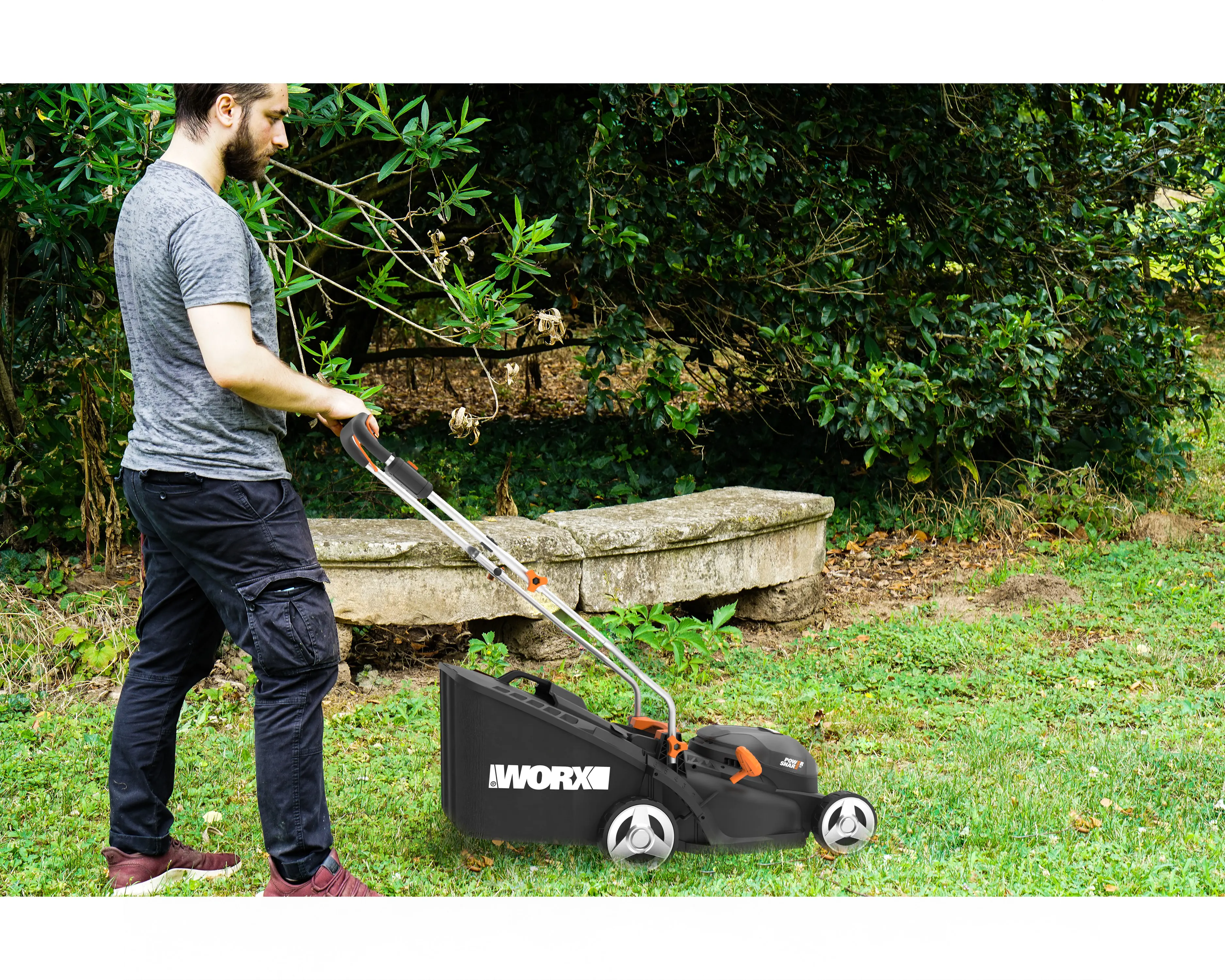 Worx Akku-Rasenmäher WP733E 20 V 33 WG733E Schnittbreite inkl. 4 Ah Akku und Ladegerät 