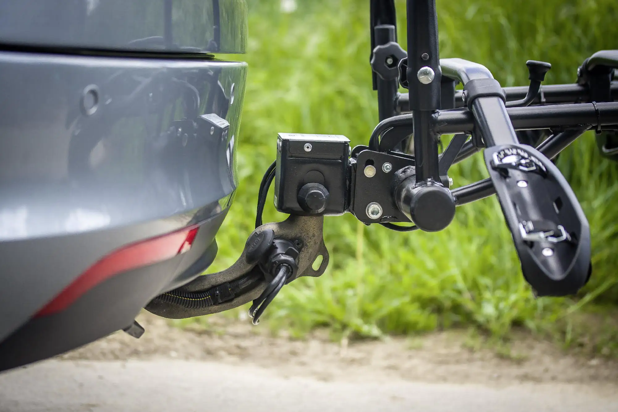 EUFAB Fahrradheckträger Hawk Plus für 2 Fahrräder teilweise vormontiert