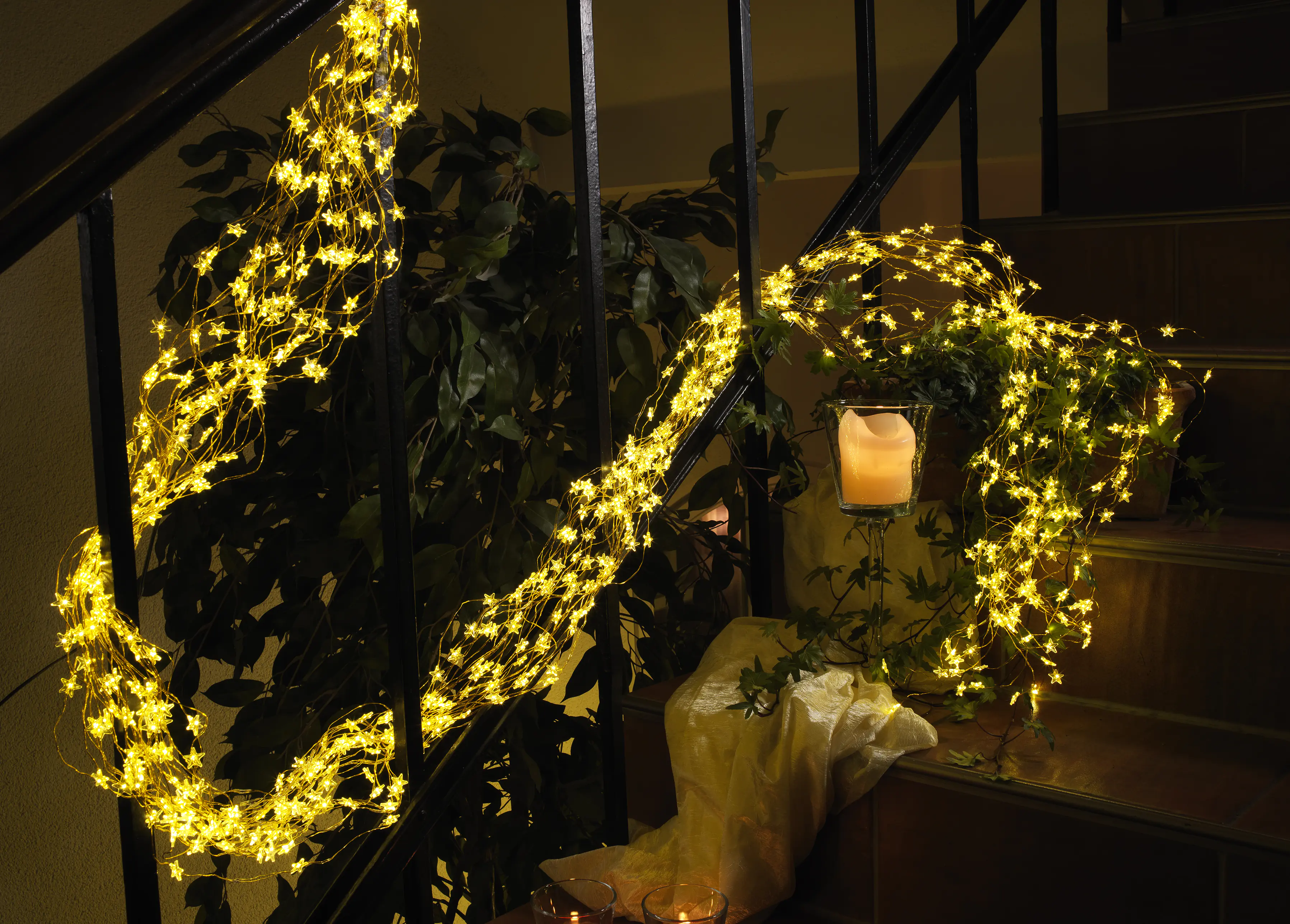 Konstsmide LED Sternenlametta gold 10 Stränge à 9 Dioden warmweiß