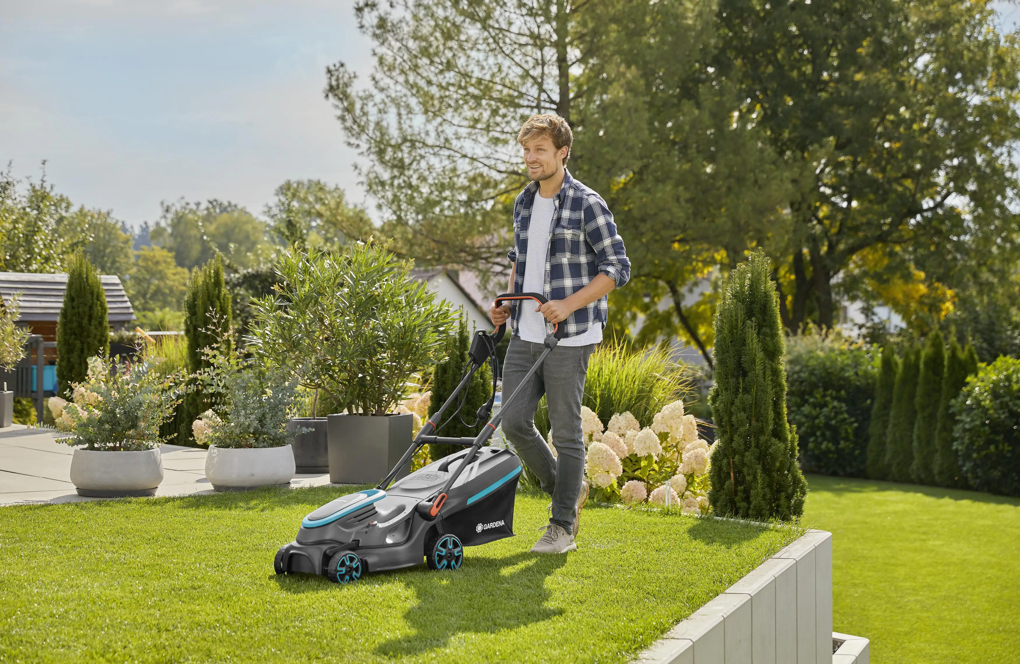 Gardena Elektro Rasenmäher PowerMax 1800/37 G2 37 cm Schnittbreite