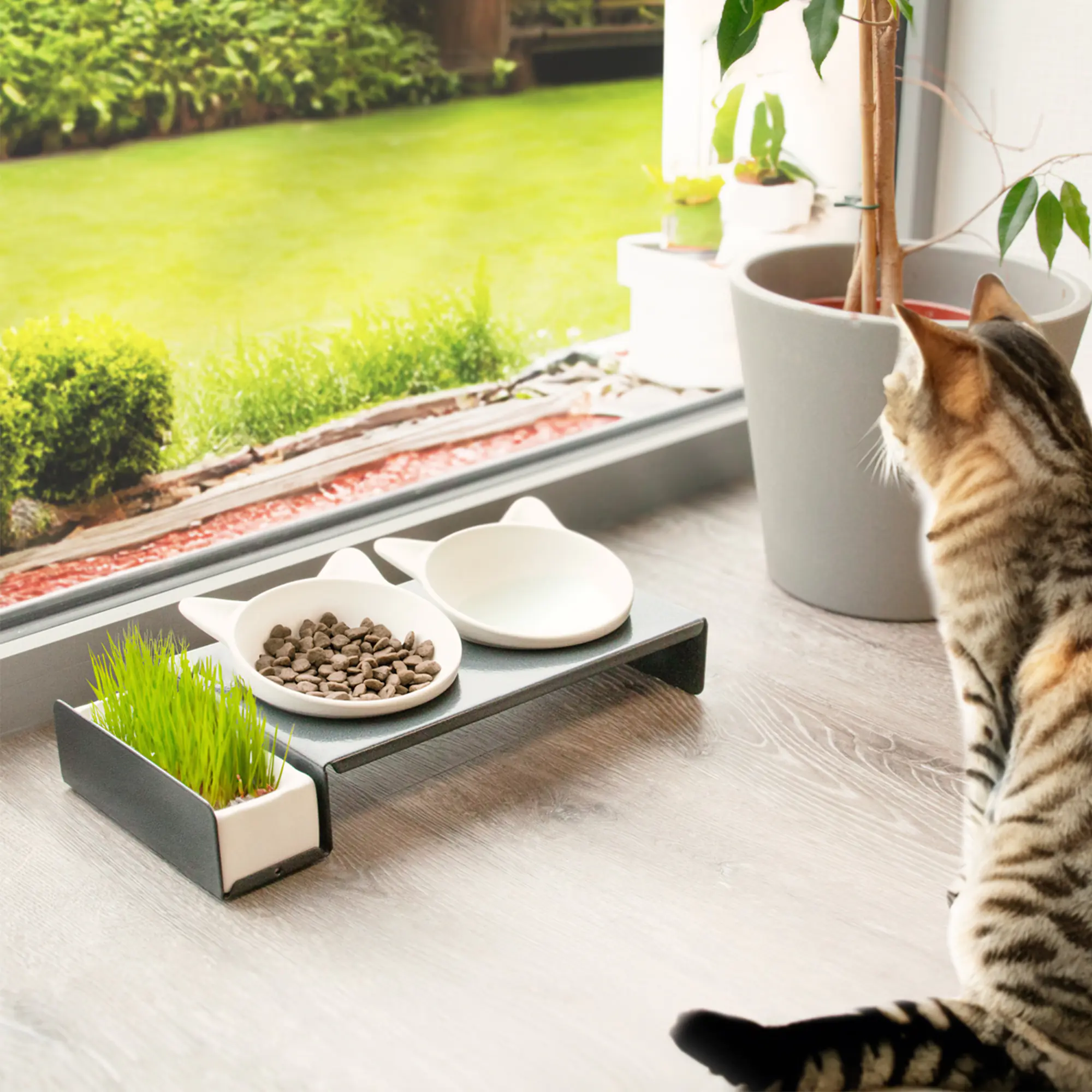 CanadianCat Industrial Foodbar "Cat Diner" - Futterstation aus Metall mit drei Keramikschalen 