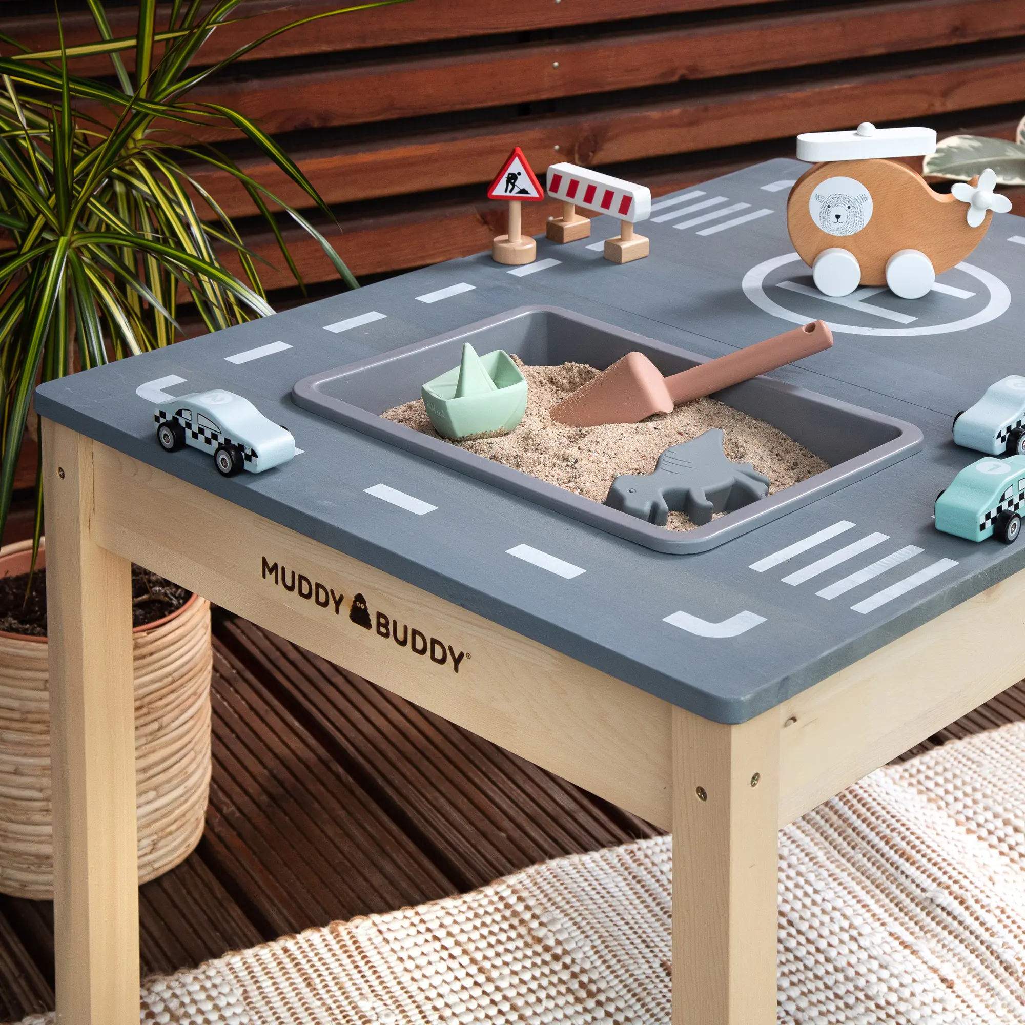 Muddy Buddy Outdoor Spieltisch Race Runner 80 x 60 x 50 cm