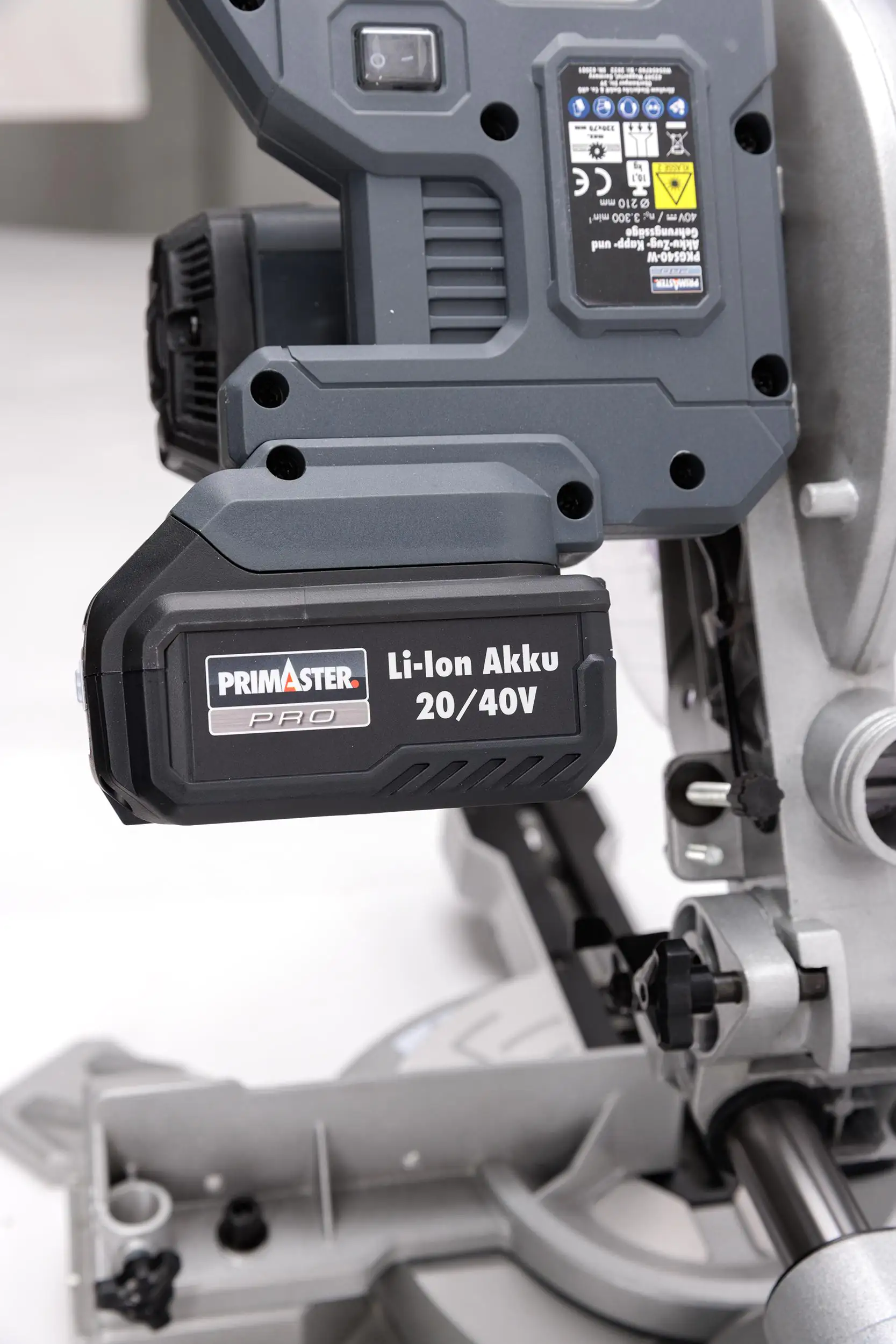 Primaster Pro Kapp- Zug- und Gehrungssäge Akku 40 V