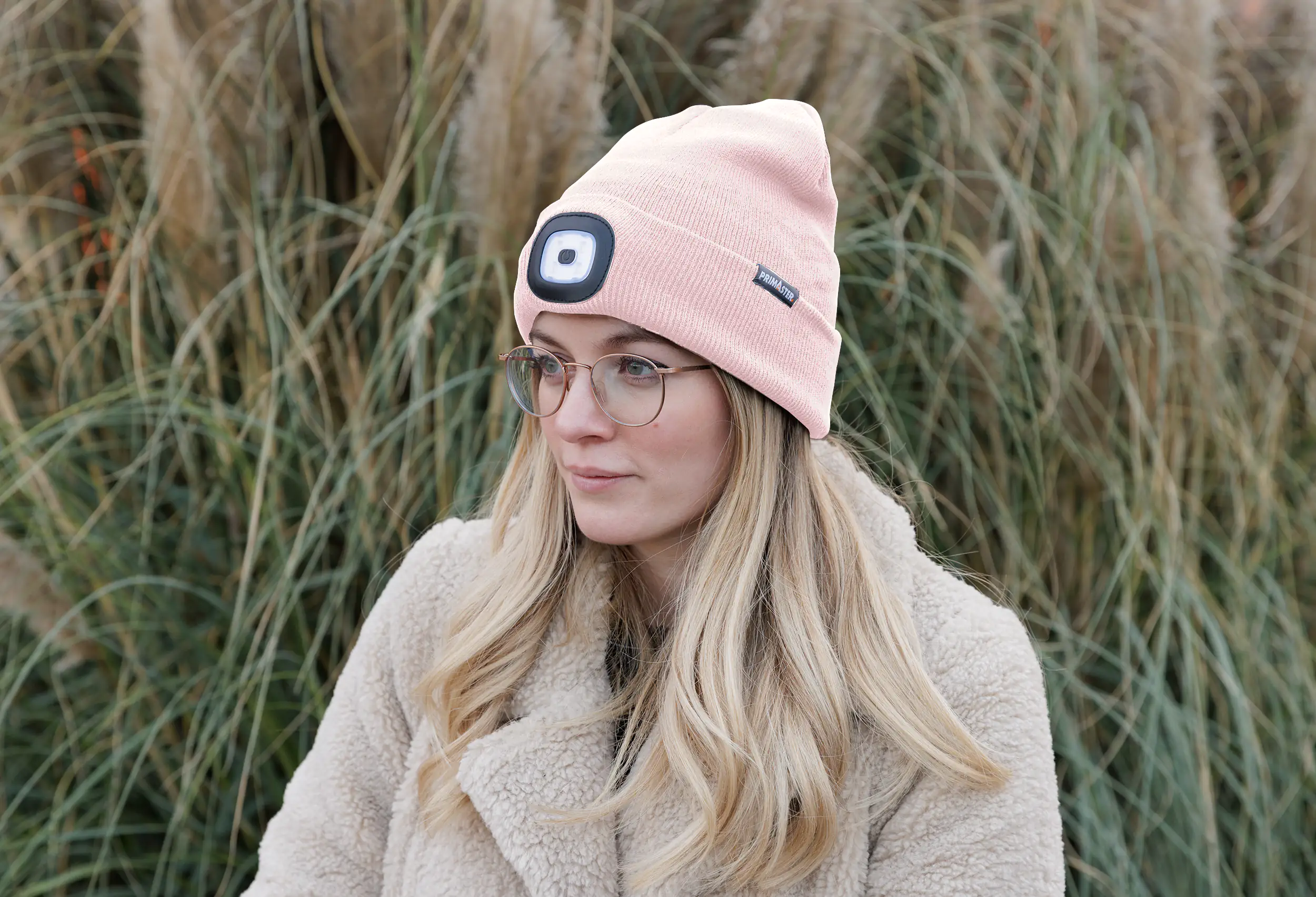 Primaster Mütze Beanie mit LED-Licht laden per USB