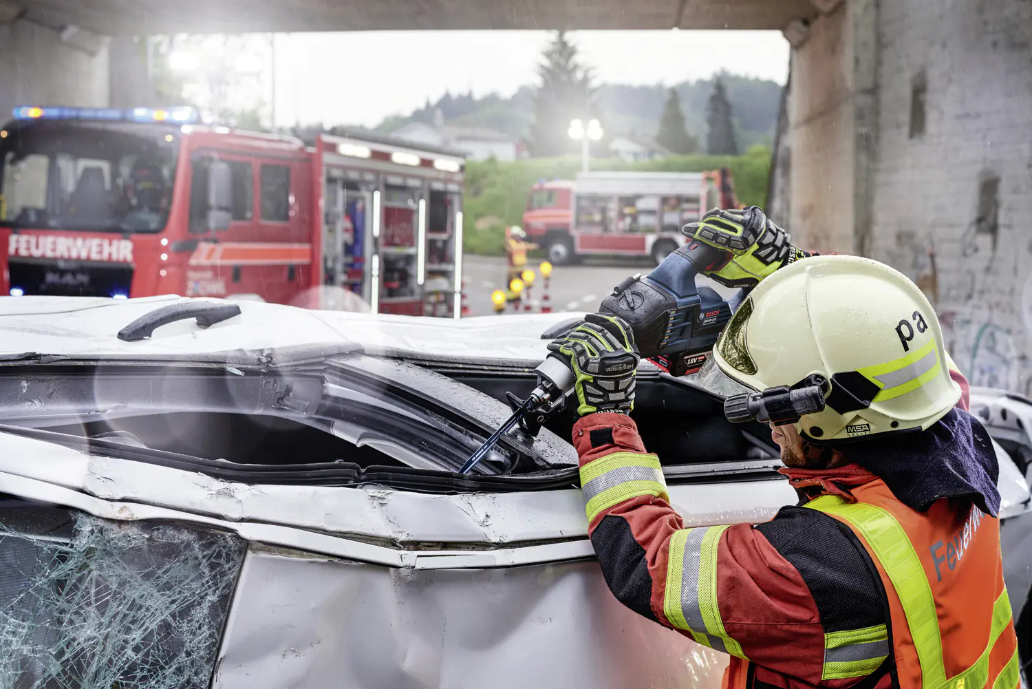 Bosch Professional Akku-Säbelsäge GSA 18V-32 Solo