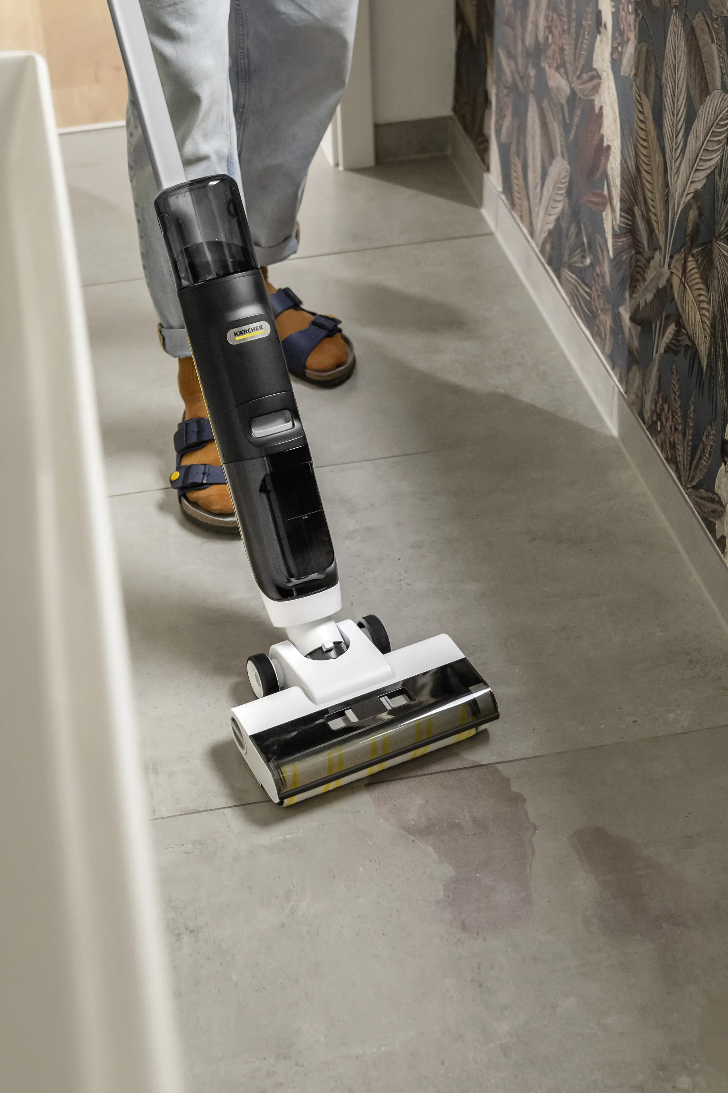 Kärcher Saugwischer FCV 3 mit Xtra!Clean 3in1 Saugen, Wischen, Trocknen