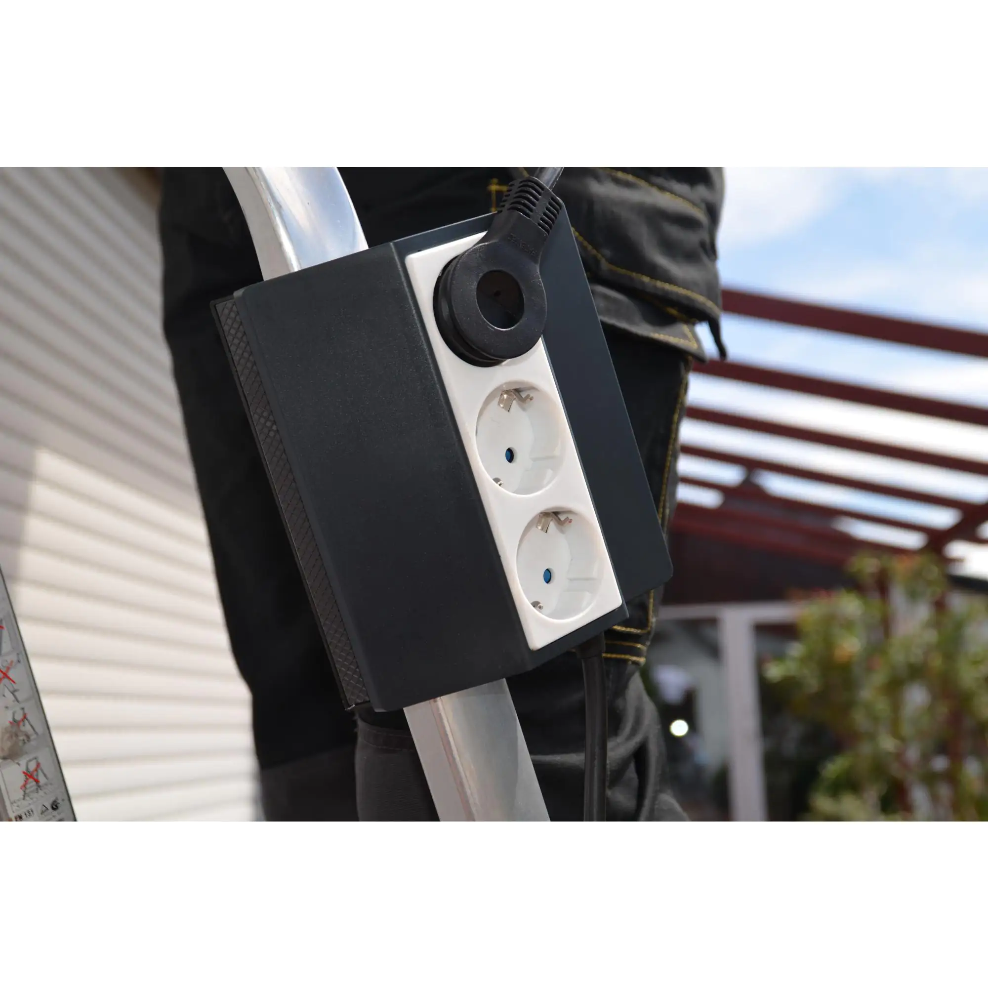 Unitec Steckdosenleiste 3-fach 3m mit Clip Befestigung, weiß grau