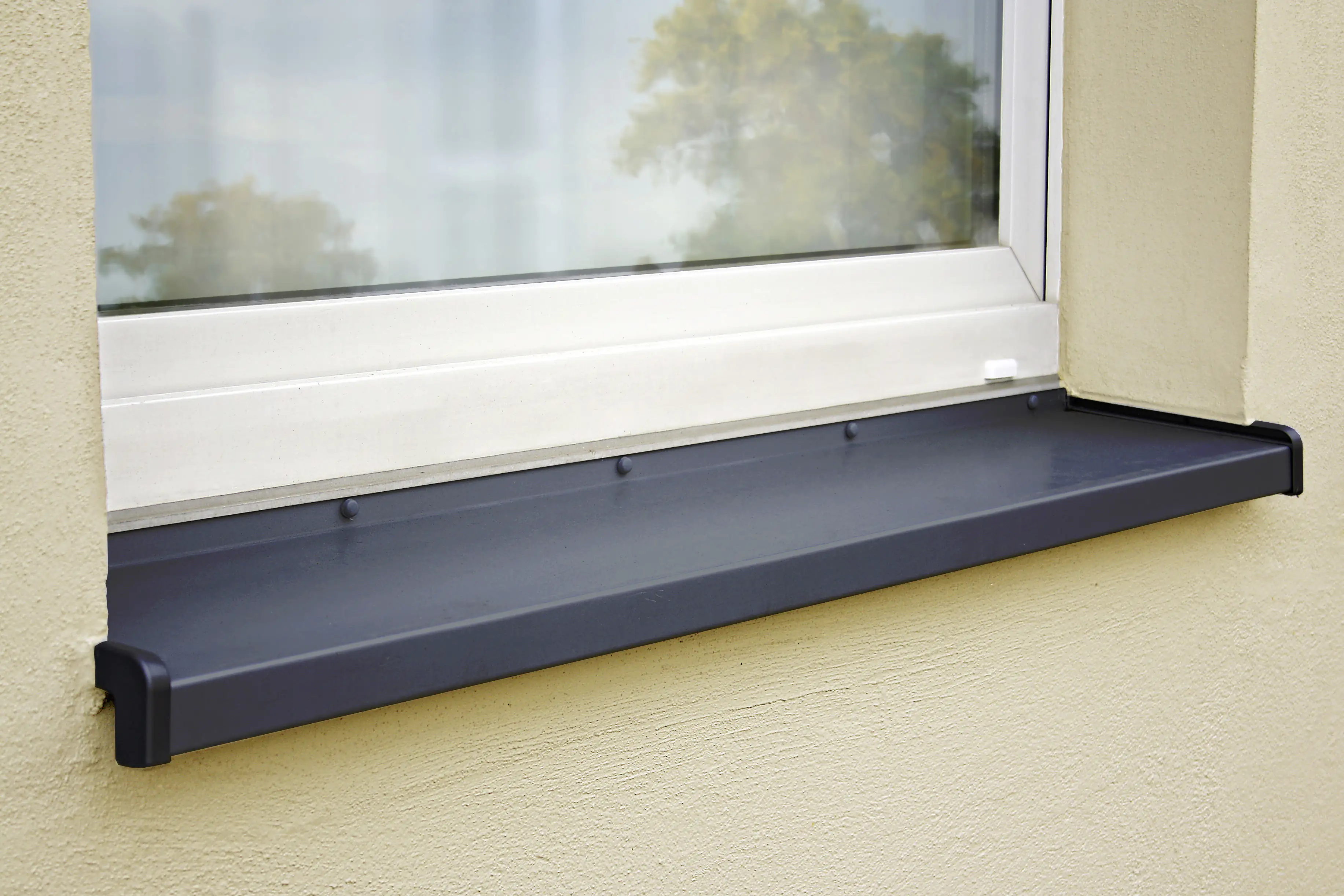 Sarei Fensterblech Aluminium anthrazit Ausladung 165 mm Länge 3000 mm