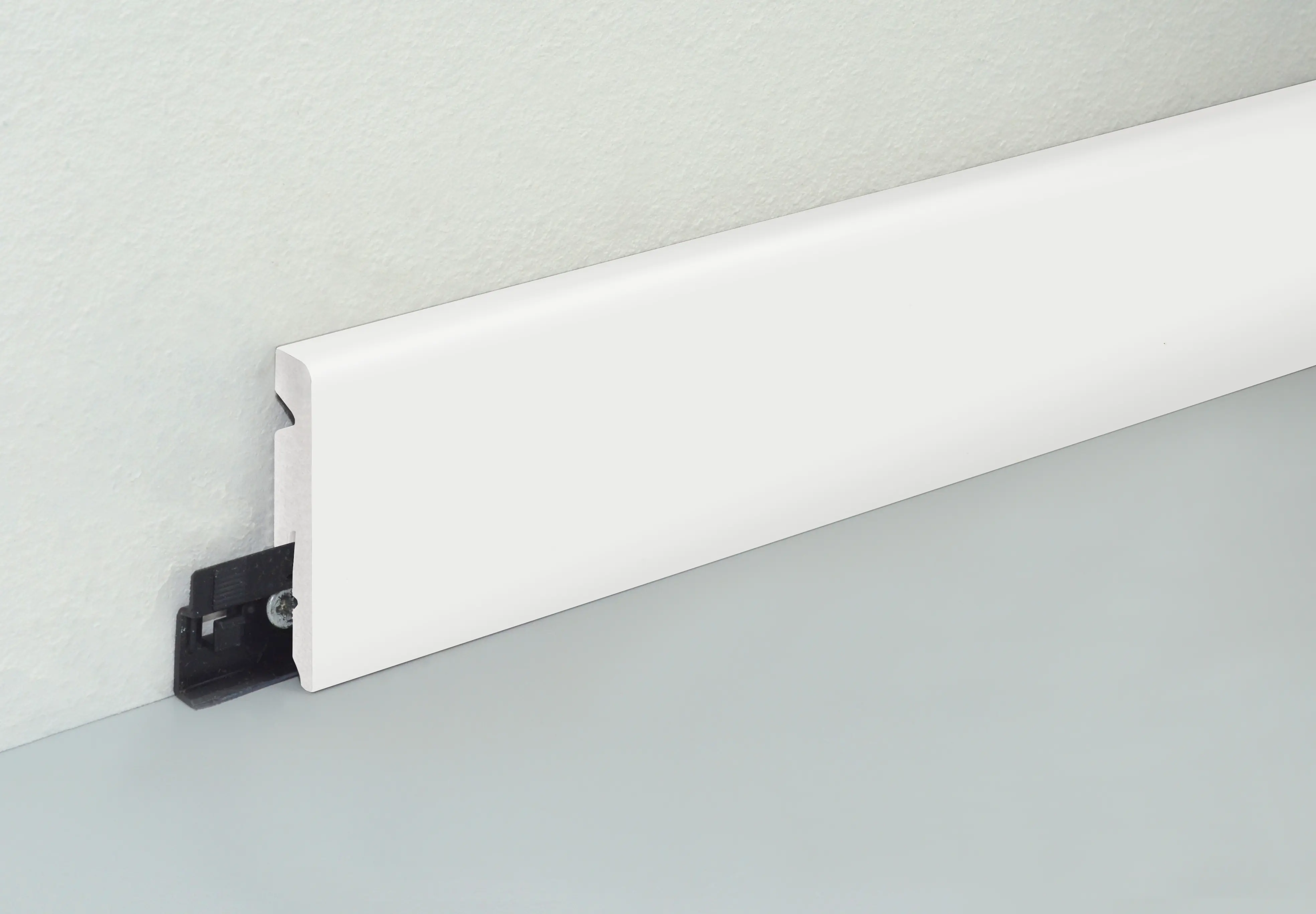 Neuhofer Fußleiste 220 cm x 60 x 11 mm weiß
