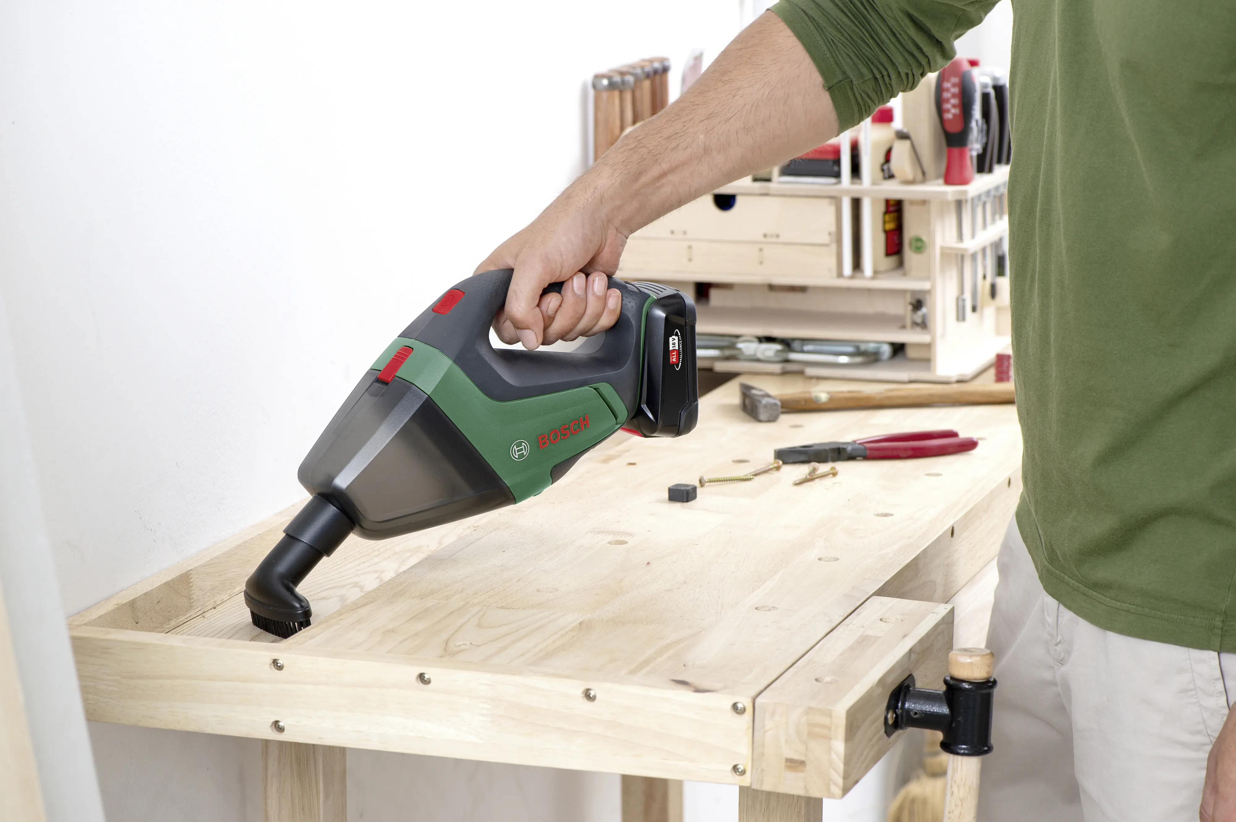 Bosch Akku-Handstaubsauger UniversalVac 18 18 V Solo