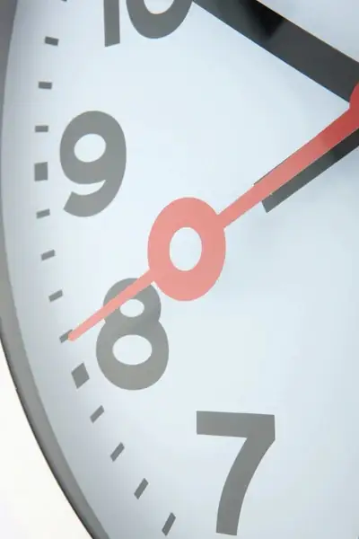 Nextime Tisch- Wanduhr Station Ø 19 cm weiß